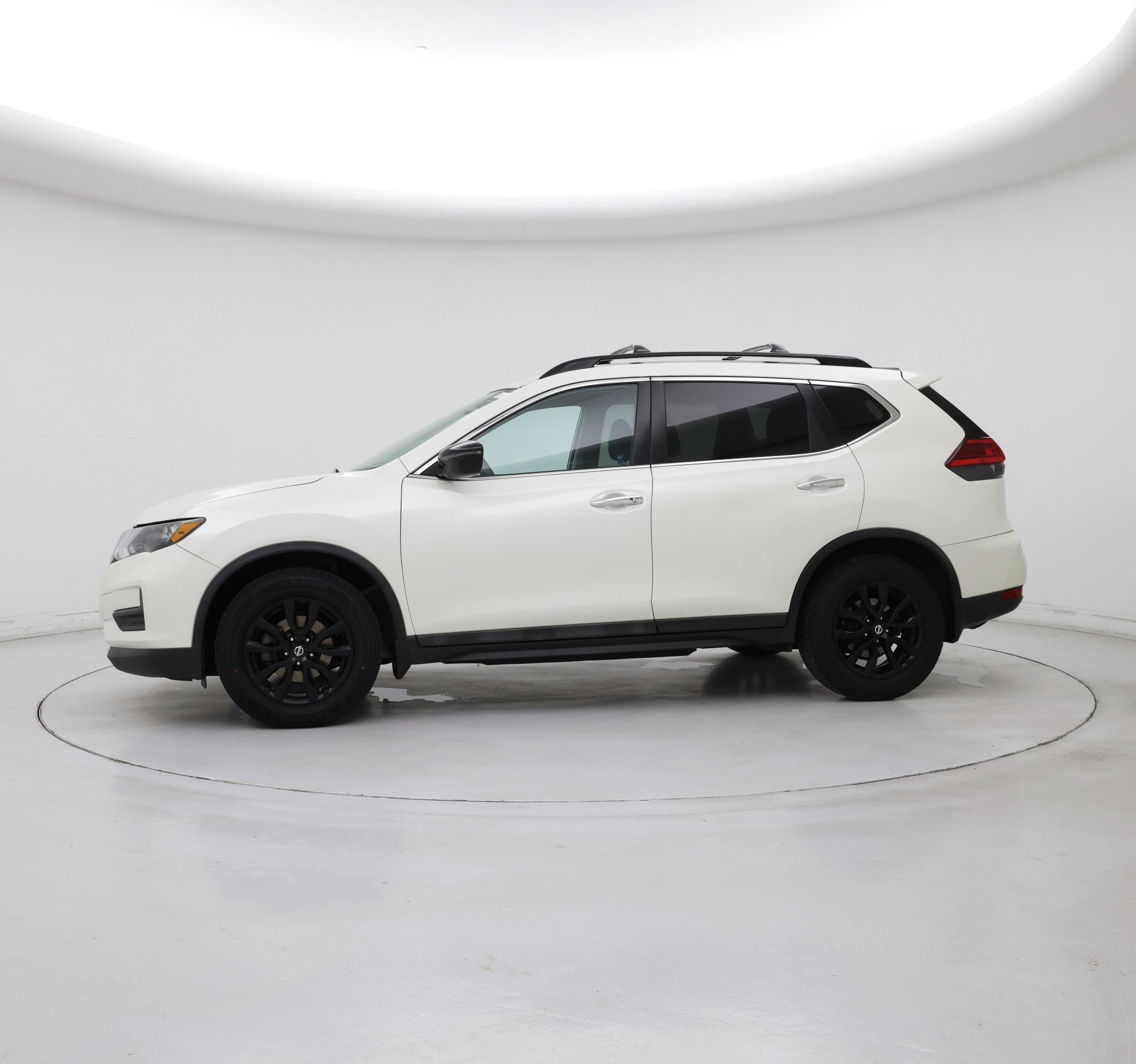 Thumbnail: 2017 Nissan Rogue - 3