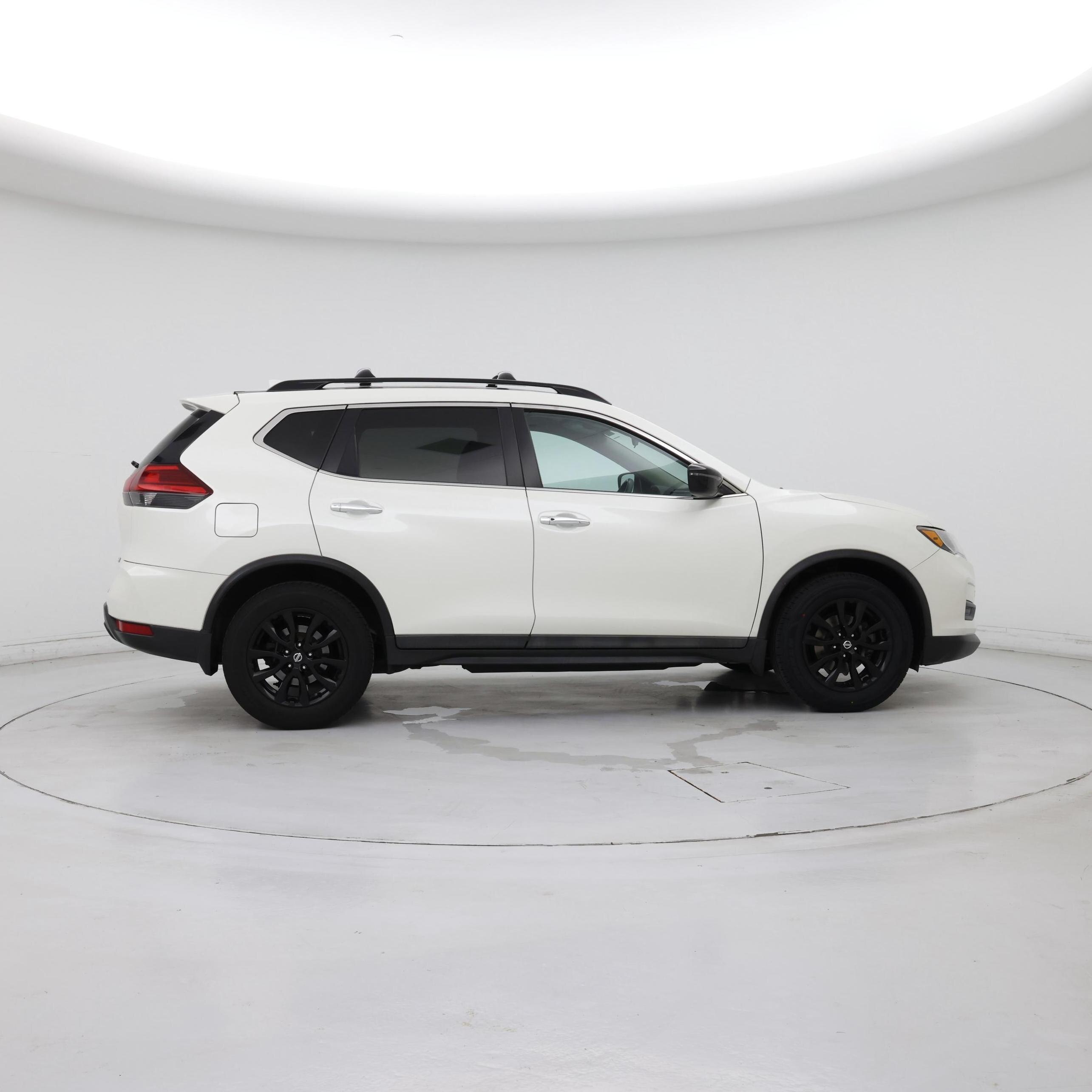 Thumbnail: 2017 Nissan Rogue - 7