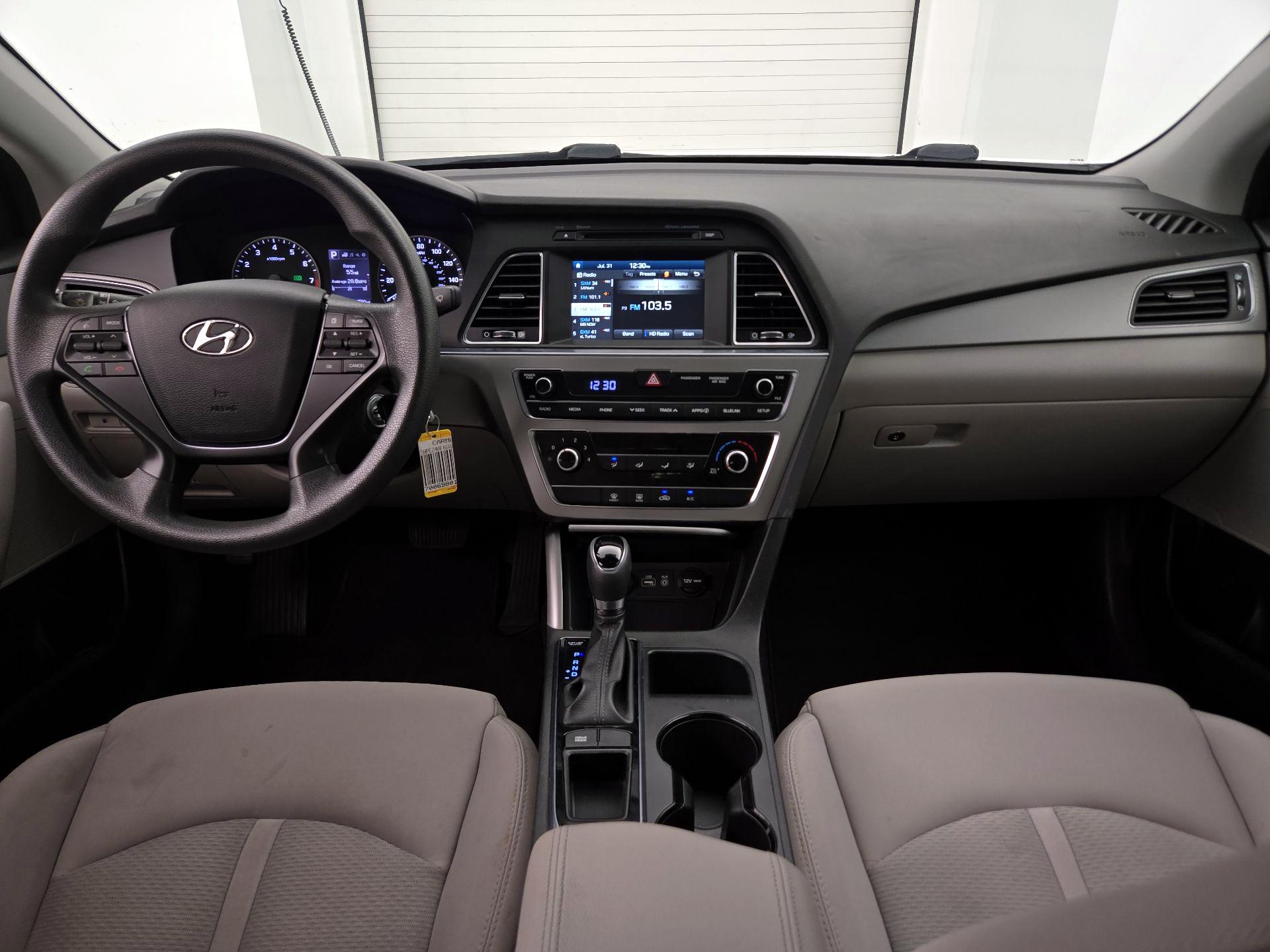 Thumbnail: 2016 Hyundai Sonata - 9