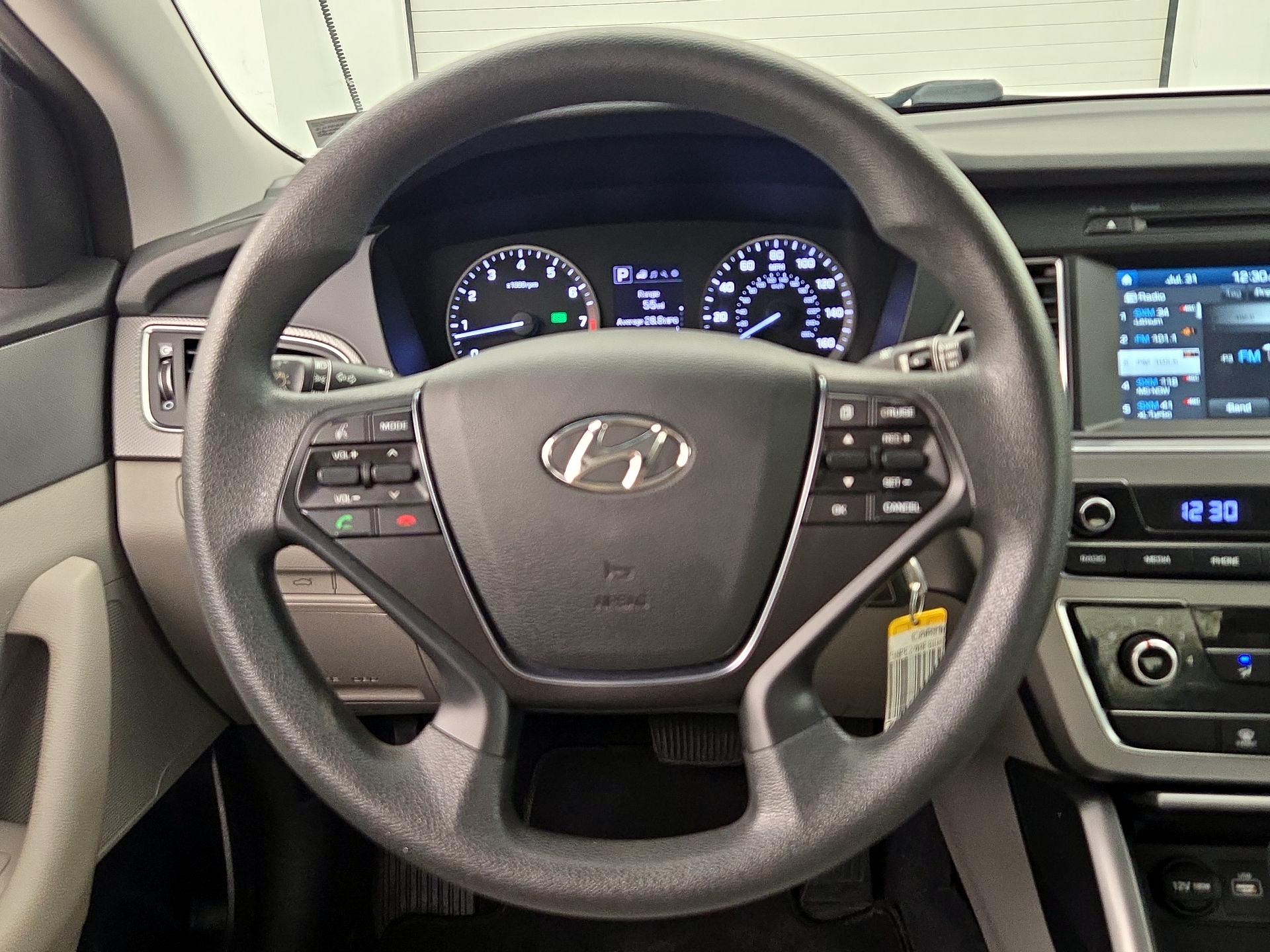 Thumbnail: 2016 Hyundai Sonata - 10