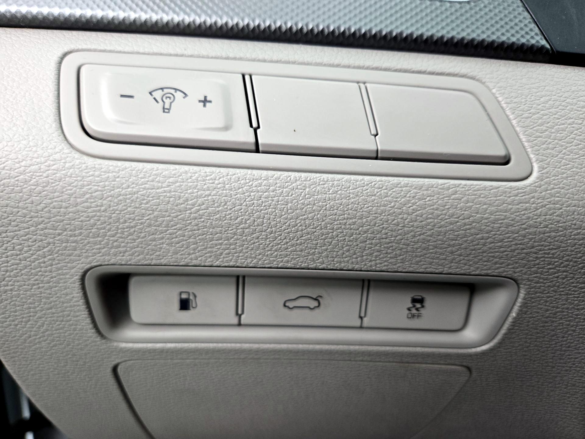 Thumbnail: 2016 Hyundai Sonata - 13