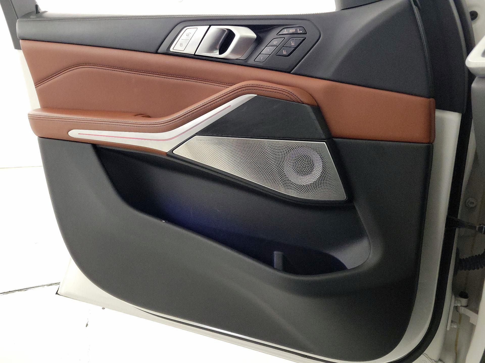 Thumbnail: 2021 BMW X7 - 12