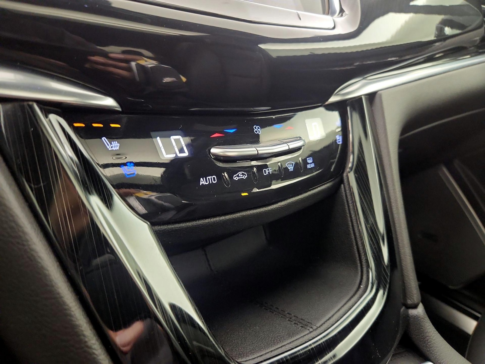2023 Cadillac XT6 Sport - Photo 17
