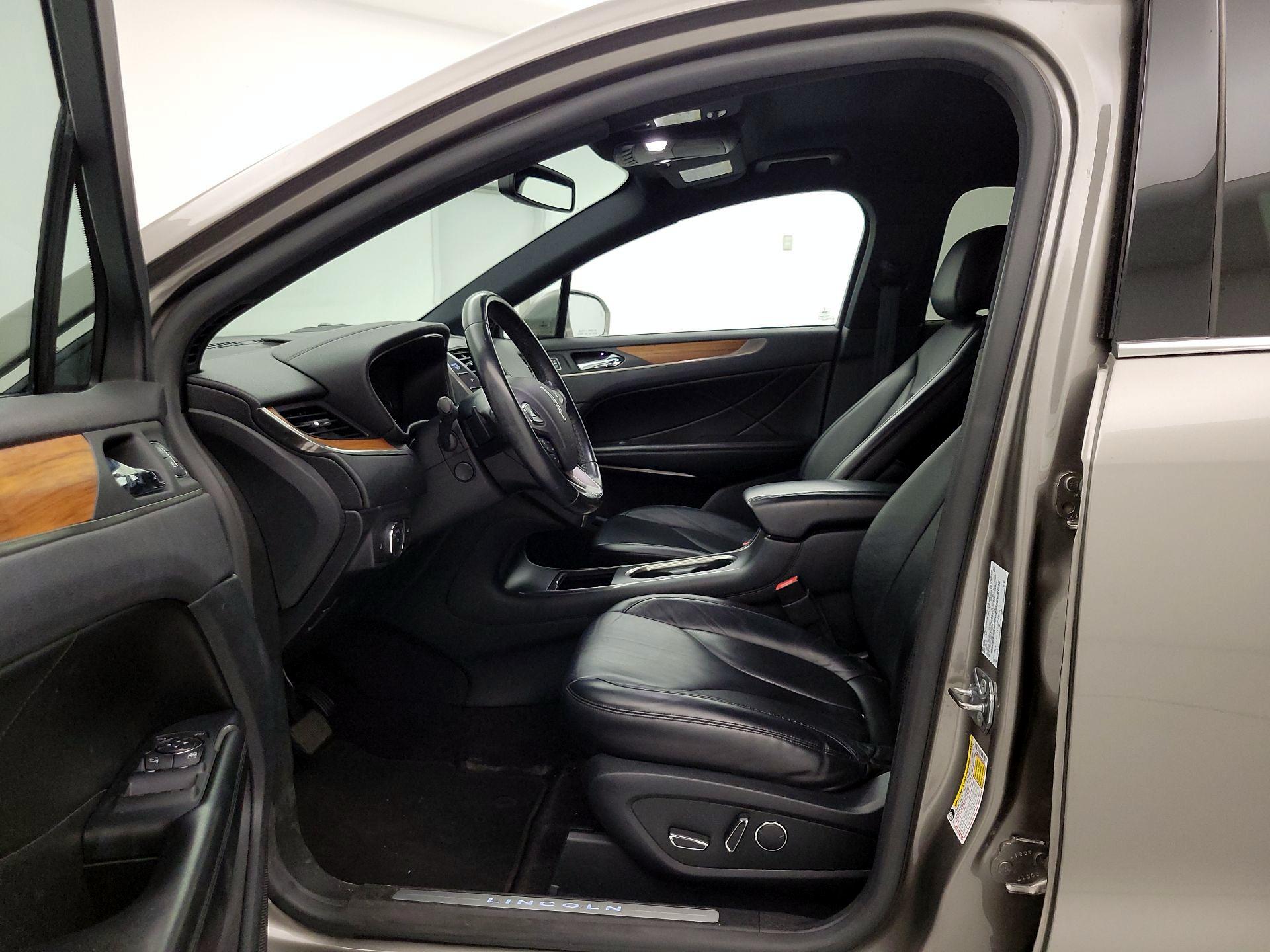 Thumbnail: 2017 Lincoln MKC - 11