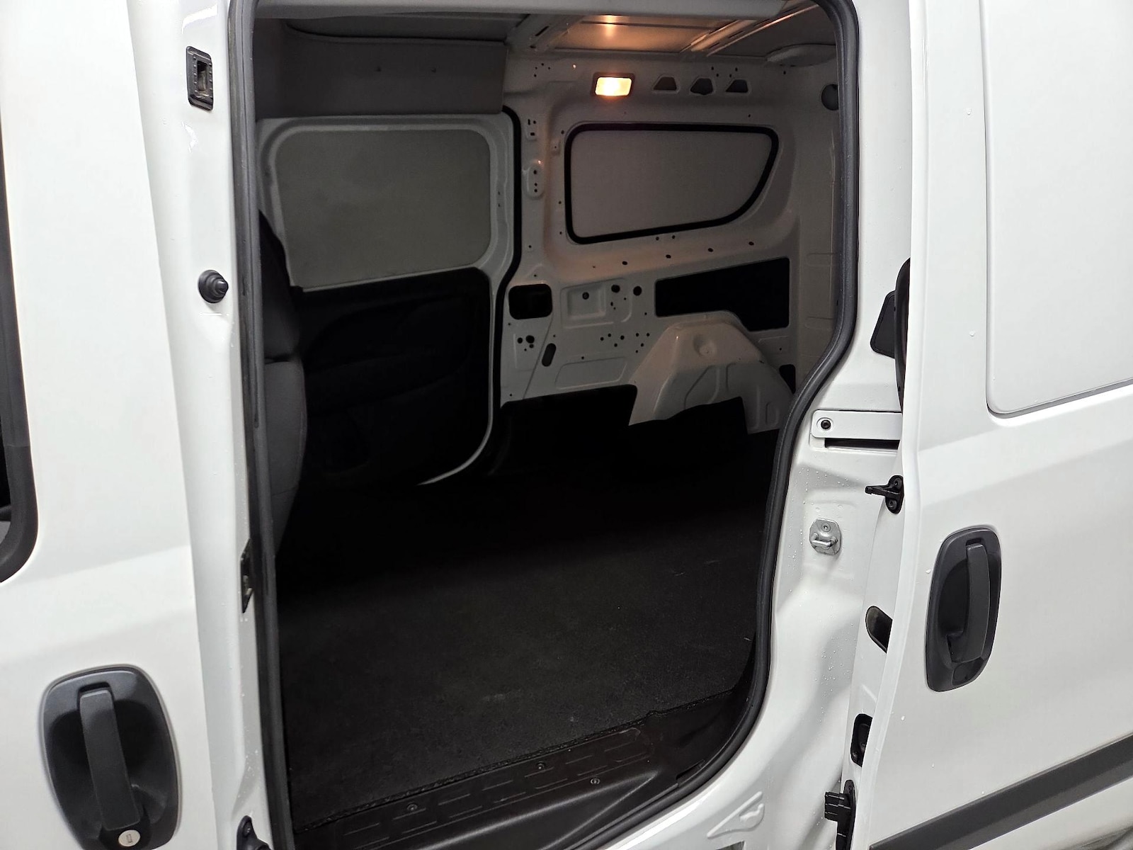 2021 RAM Promaster City Tradesman - Photo 19