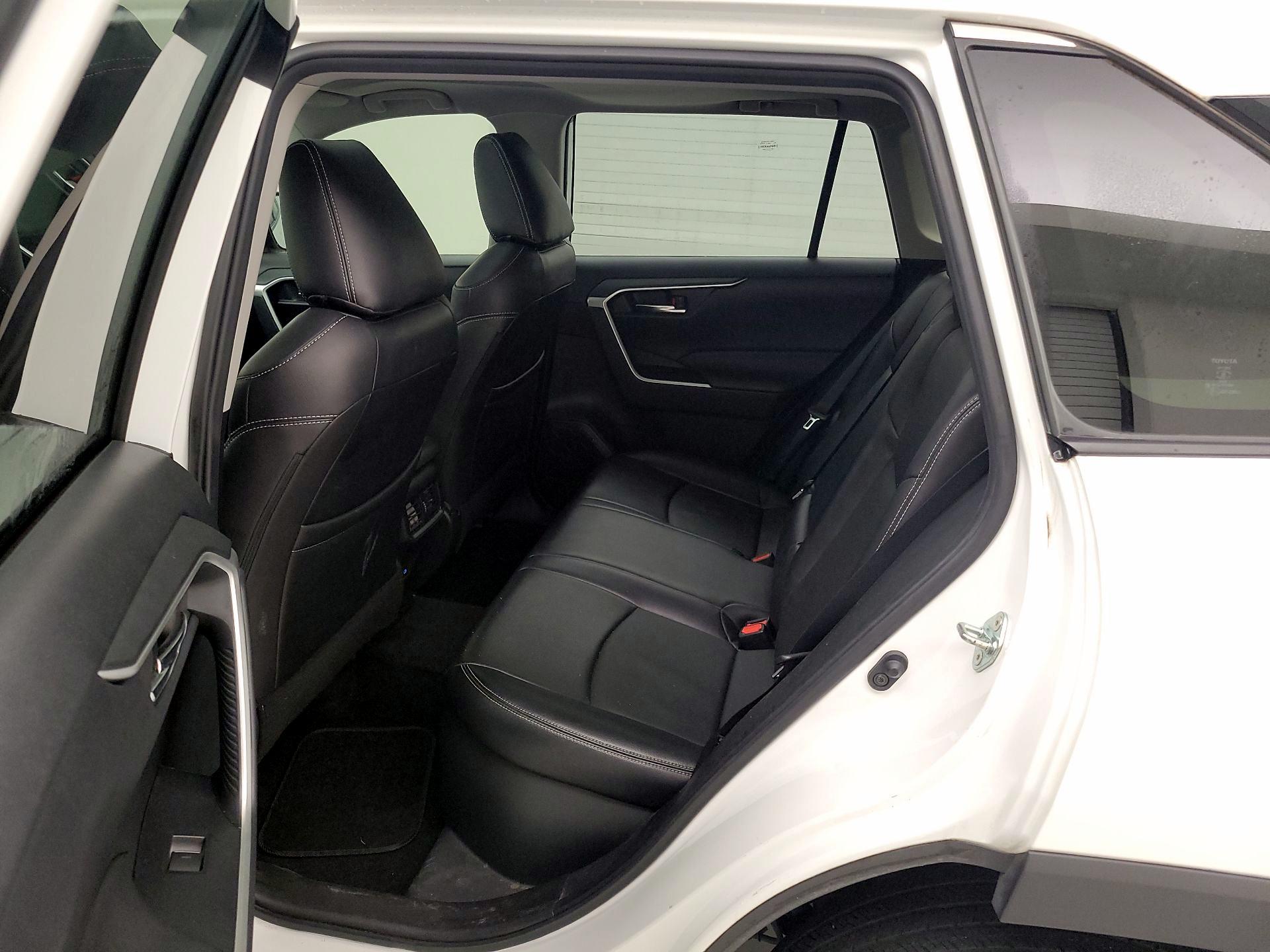 Thumbnail: 2022 Toyota RAV4 - 20