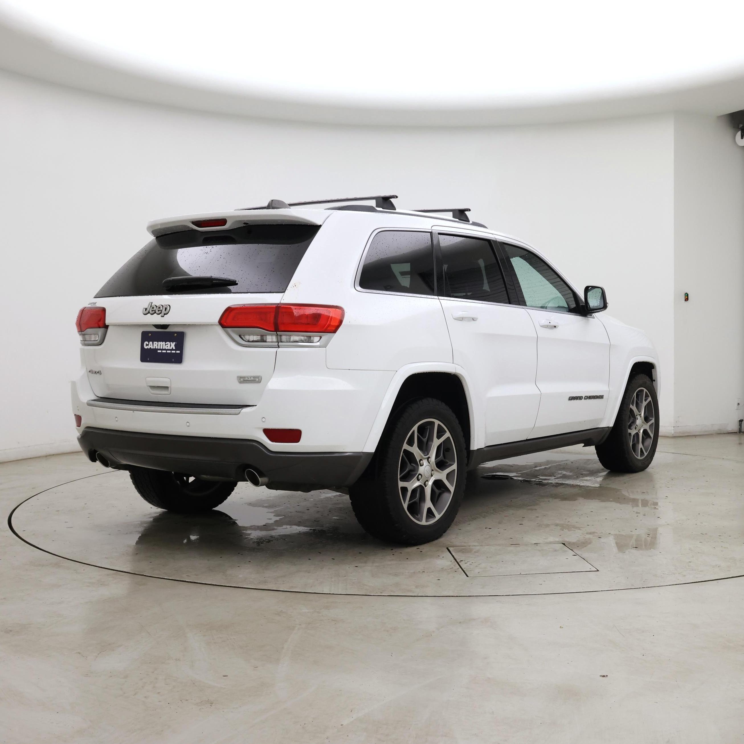 Thumbnail: 2018 Jeep Grand Cherokee - 8