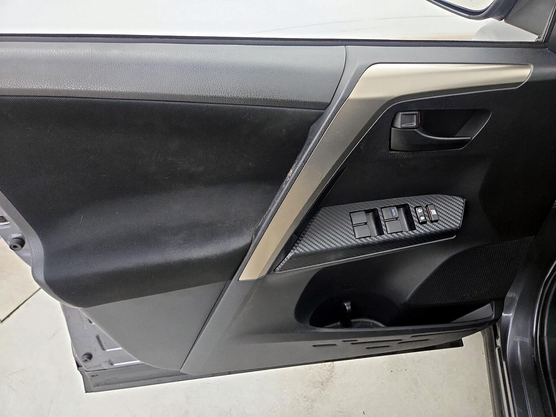 Thumbnail: 2014 Toyota RAV4 - 12