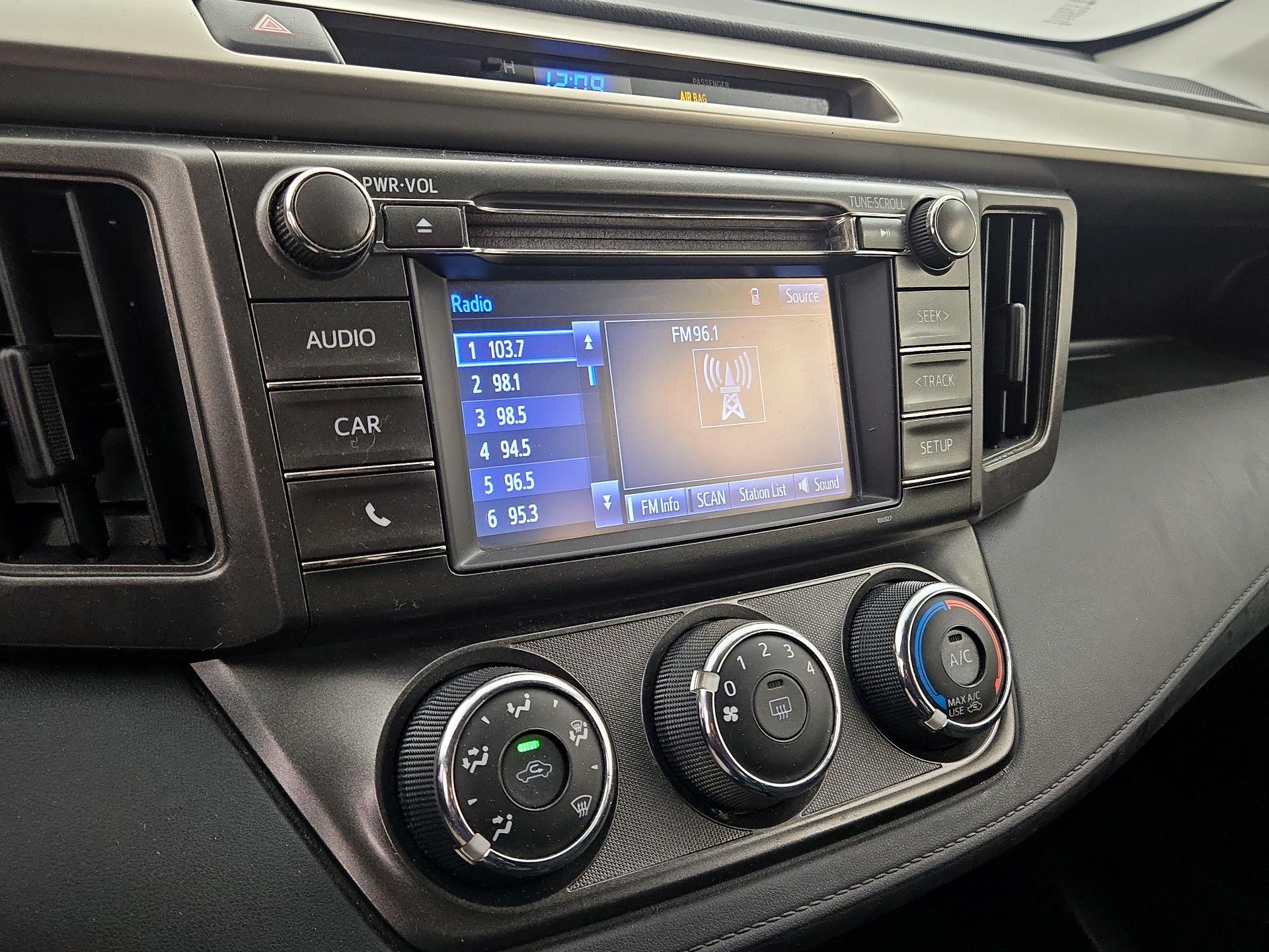 Thumbnail: 2014 Toyota RAV4 - 15