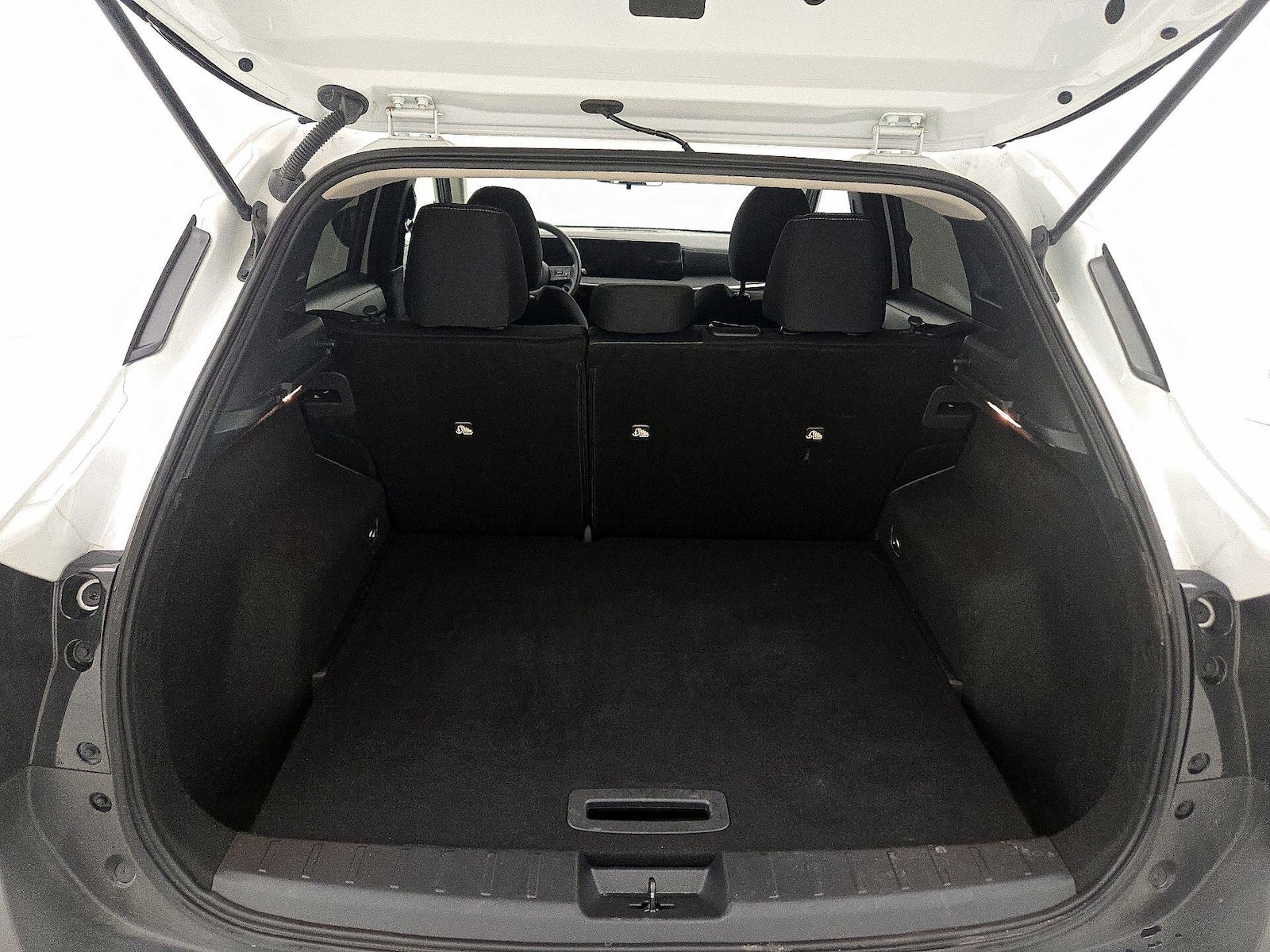 2025 Nissan Kicks SV - Photo 21