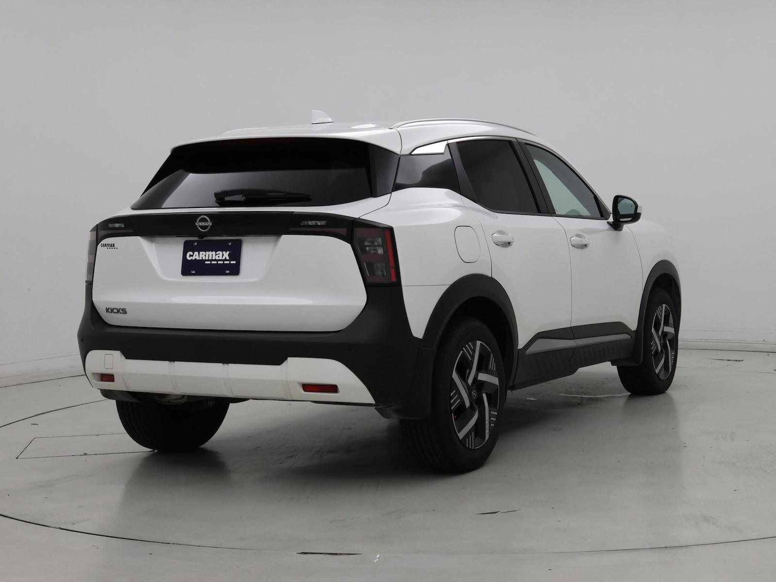 2025 Nissan Kicks SV - Photo 9
