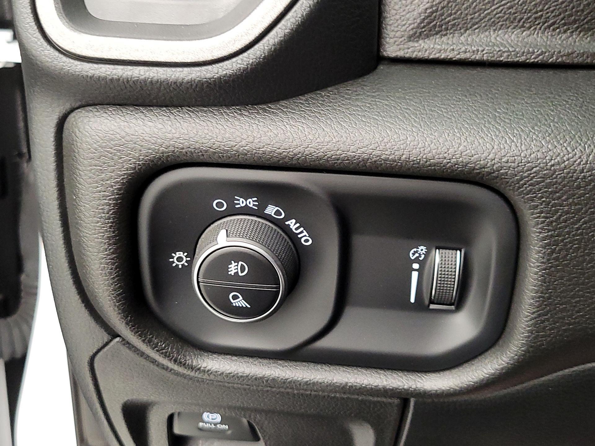 Thumbnail: 2025 RAM 1500 - 13