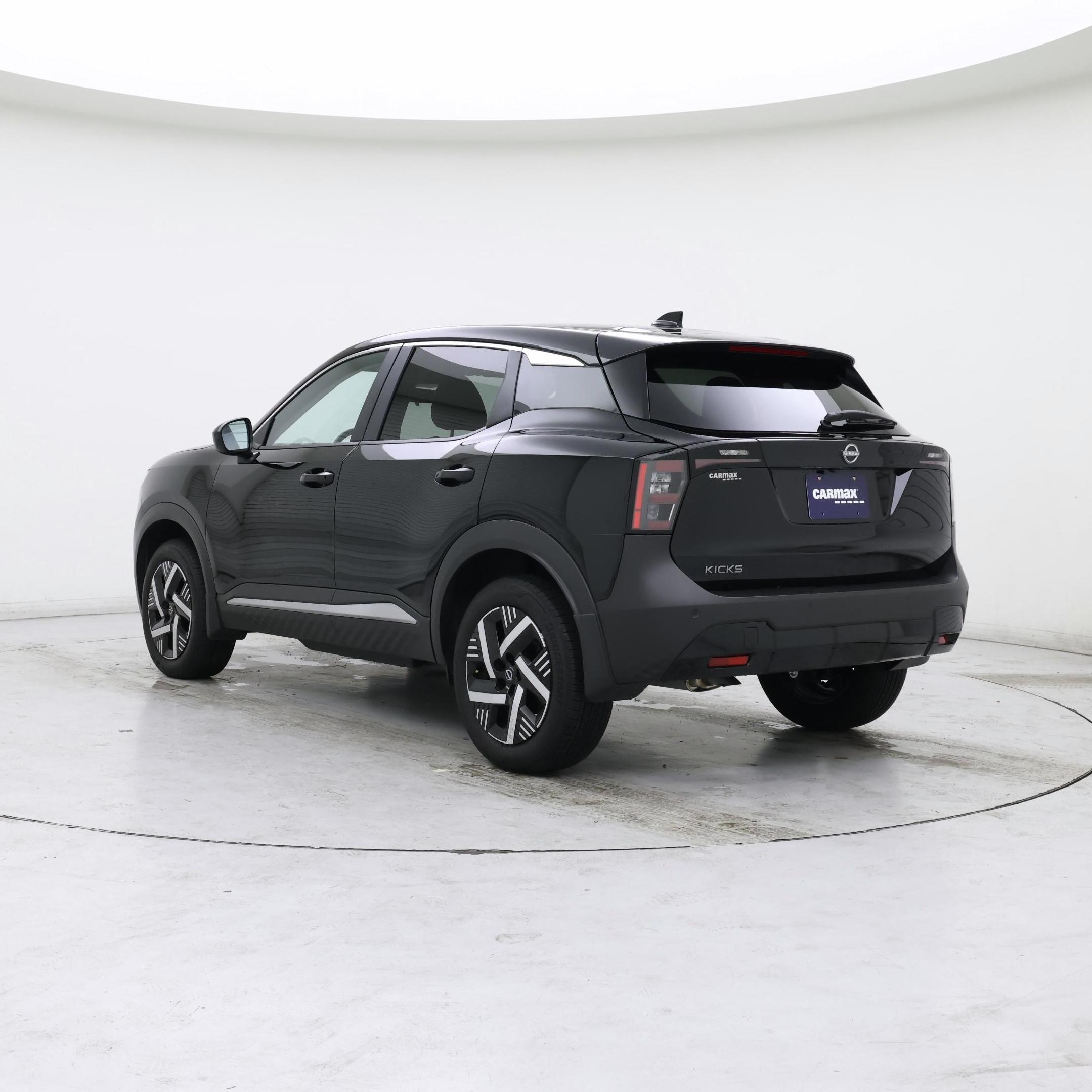Thumbnail: 2025 Nissan Kicks - 2