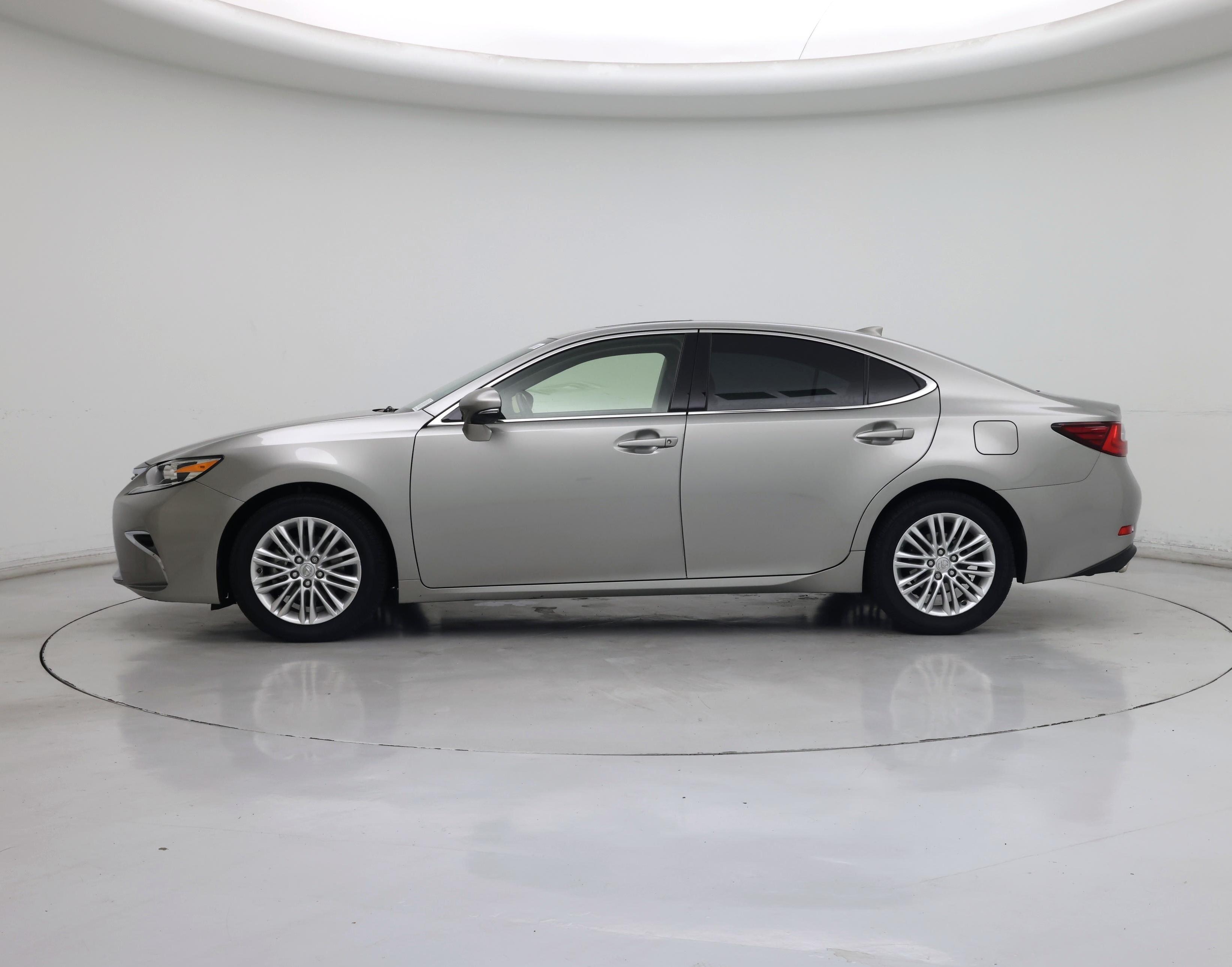 Thumbnail: 2018 Lexus ES - 3