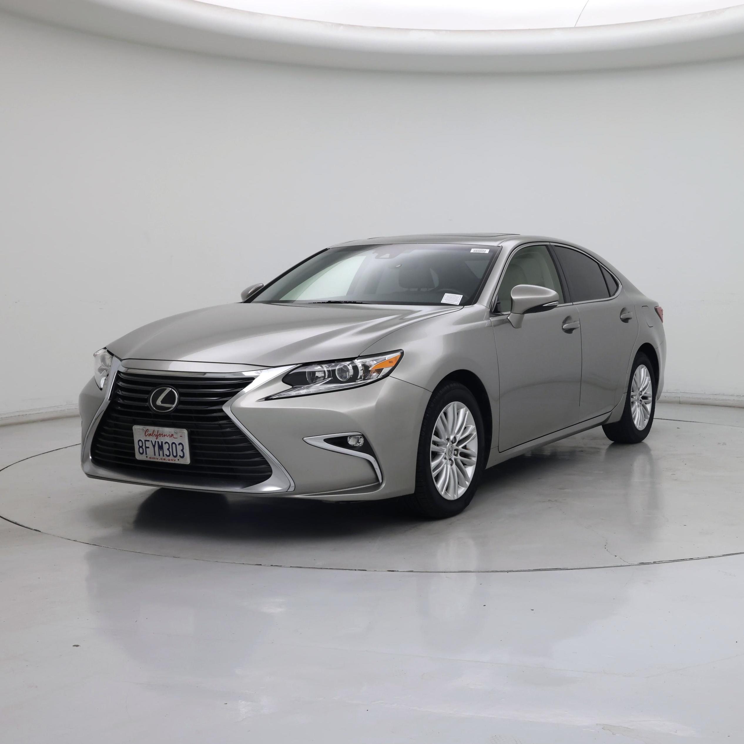 Thumbnail: 2018 Lexus ES - 4