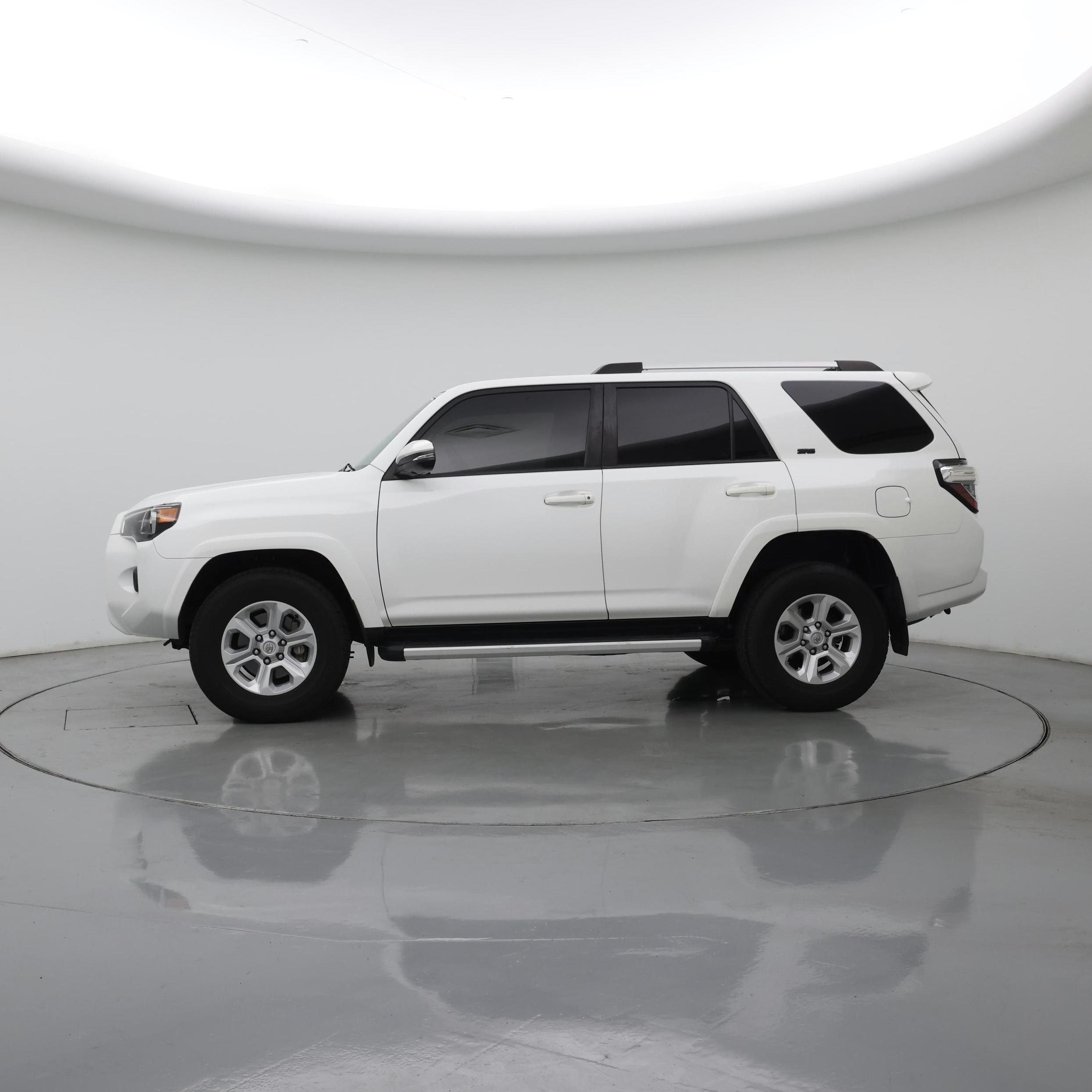 Thumbnail: 2022 Toyota 4Runner - 3