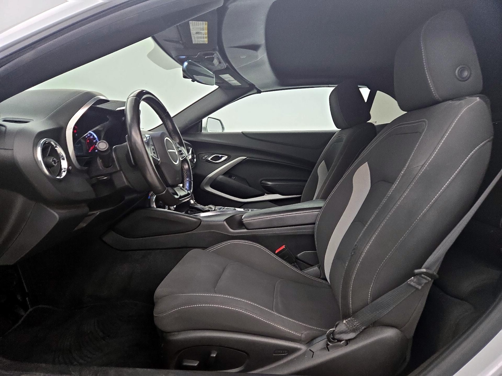 2018 Chevrolet Camaro 1LT - Photo 12