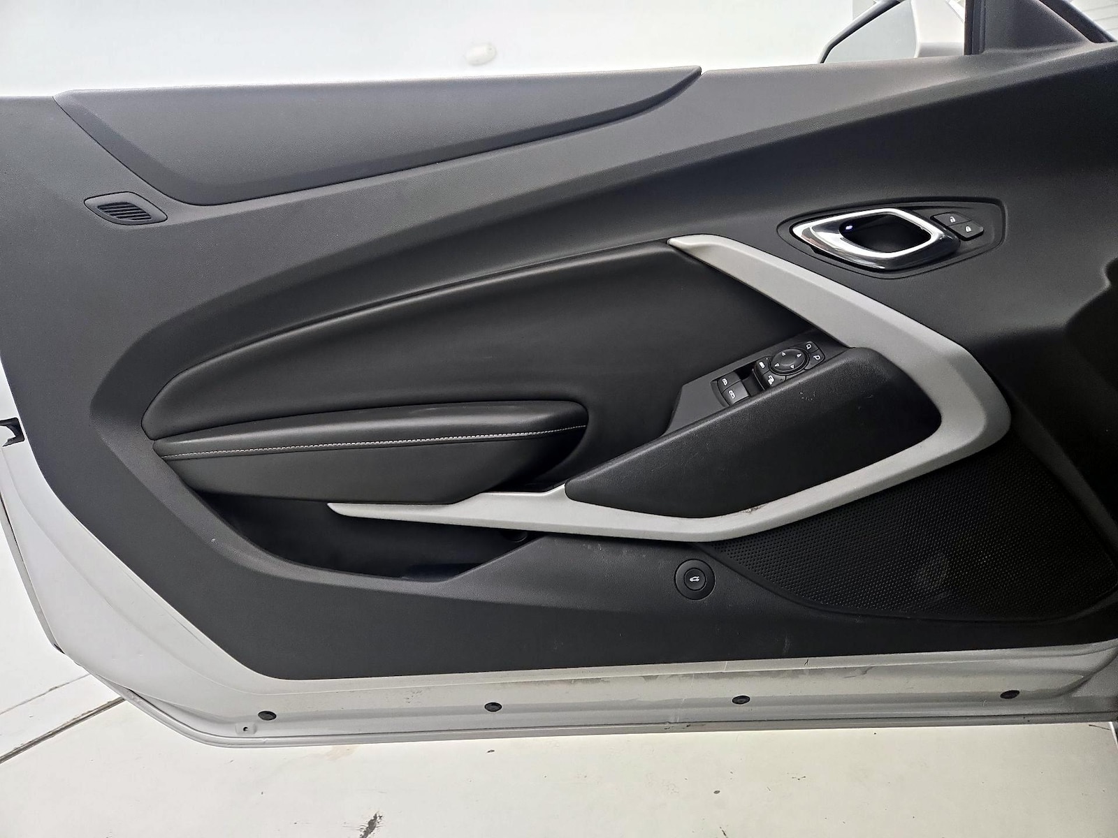 2018 Chevrolet Camaro 1LT - Photo 13