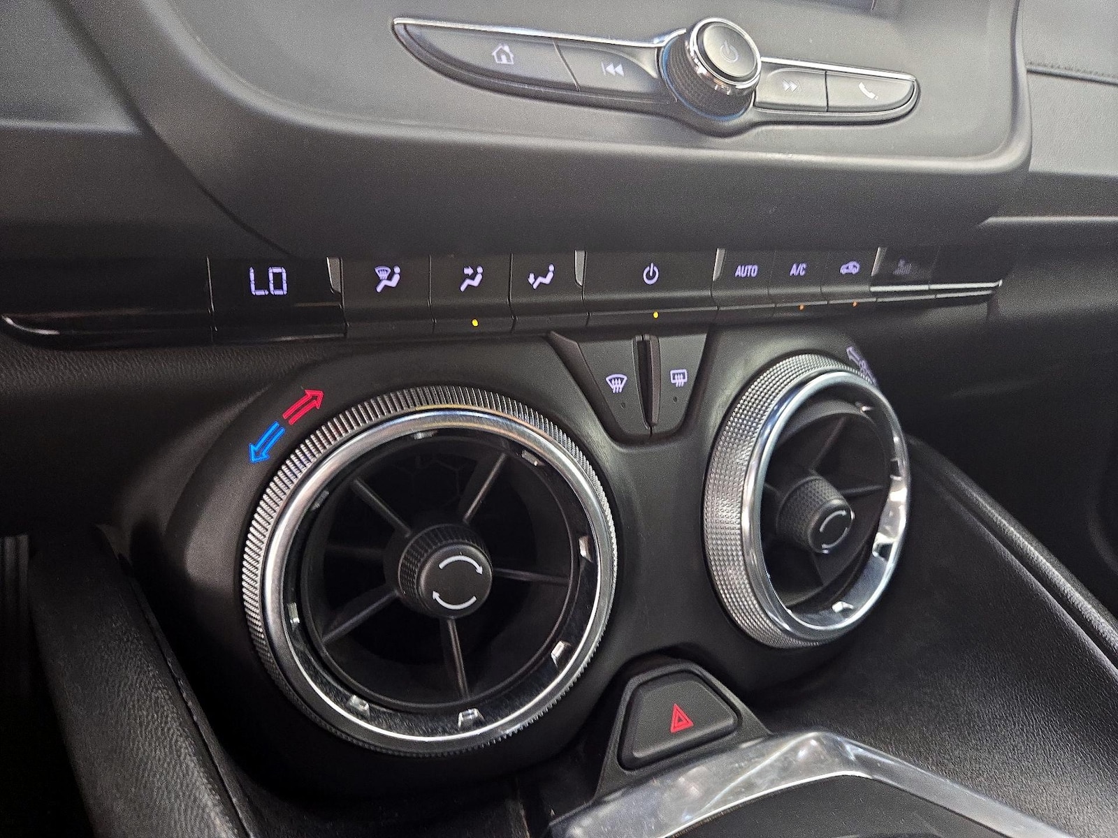 2018 Chevrolet Camaro 1LT - Photo 17