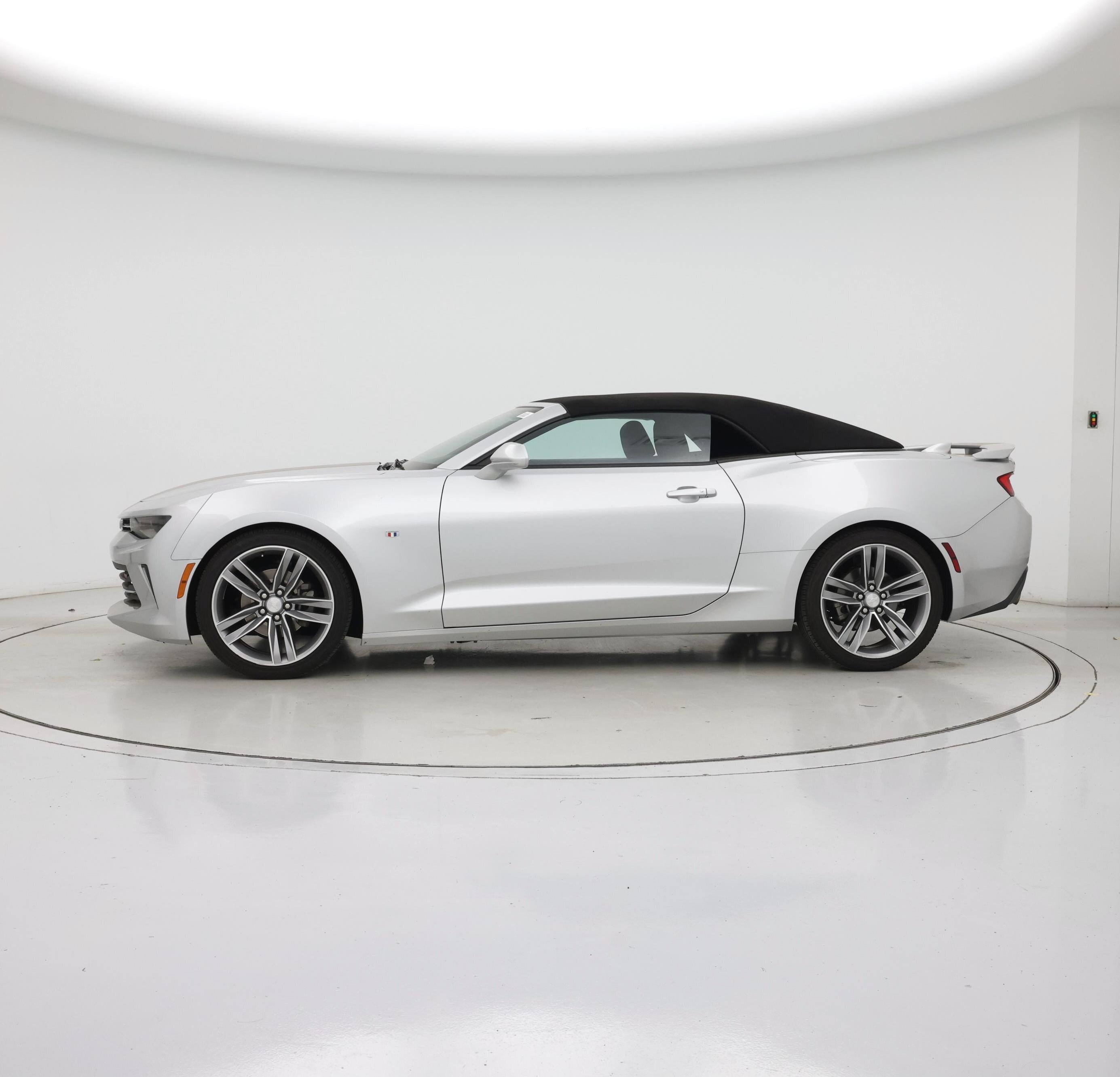Thumbnail: 2018 Chevrolet Camaro - 3