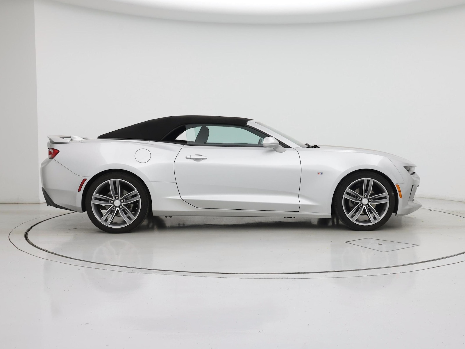 2018 Chevrolet Camaro 1LT - Photo 8
