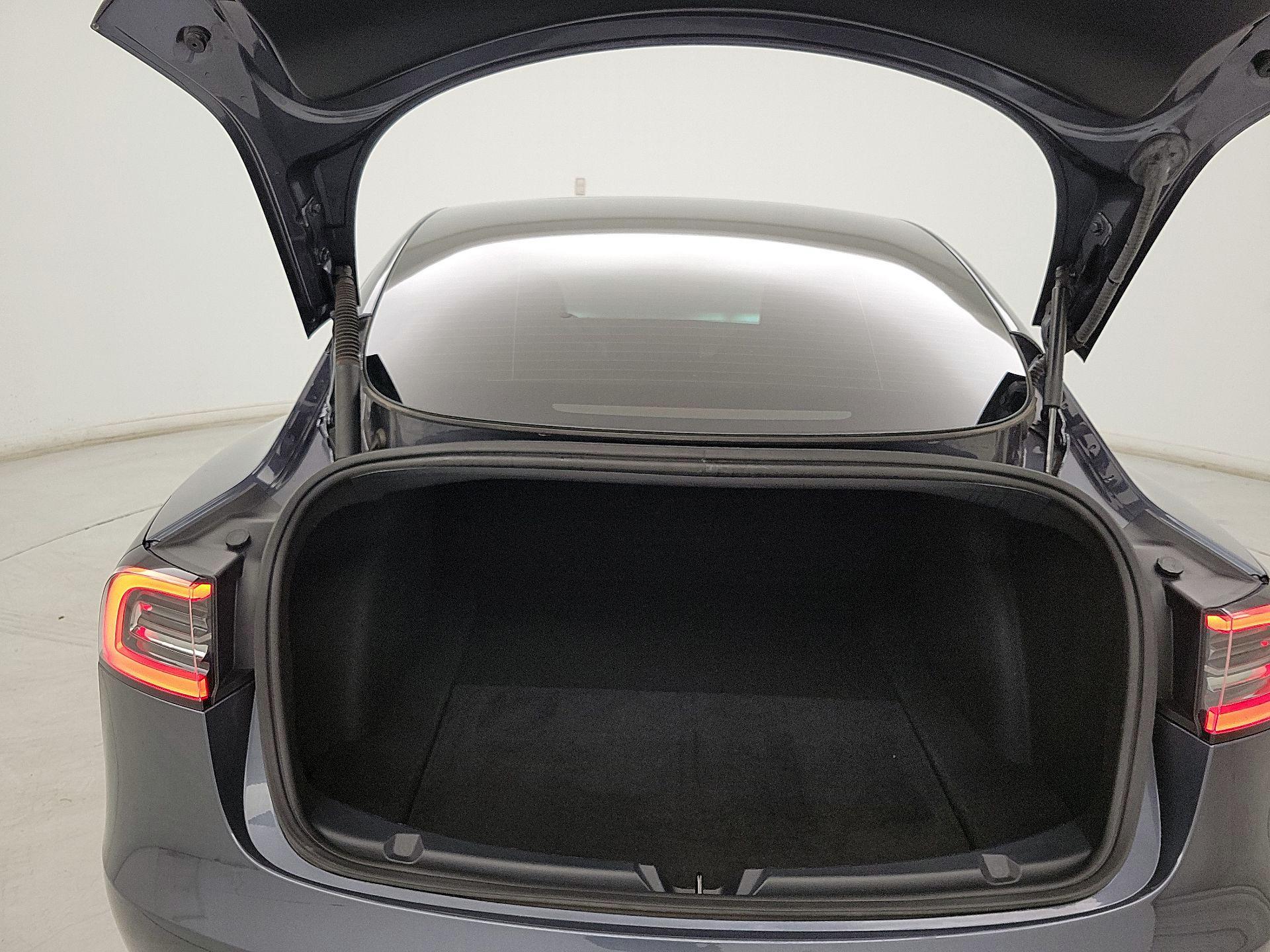 Thumbnail: 2023 Tesla Model 3 - 20