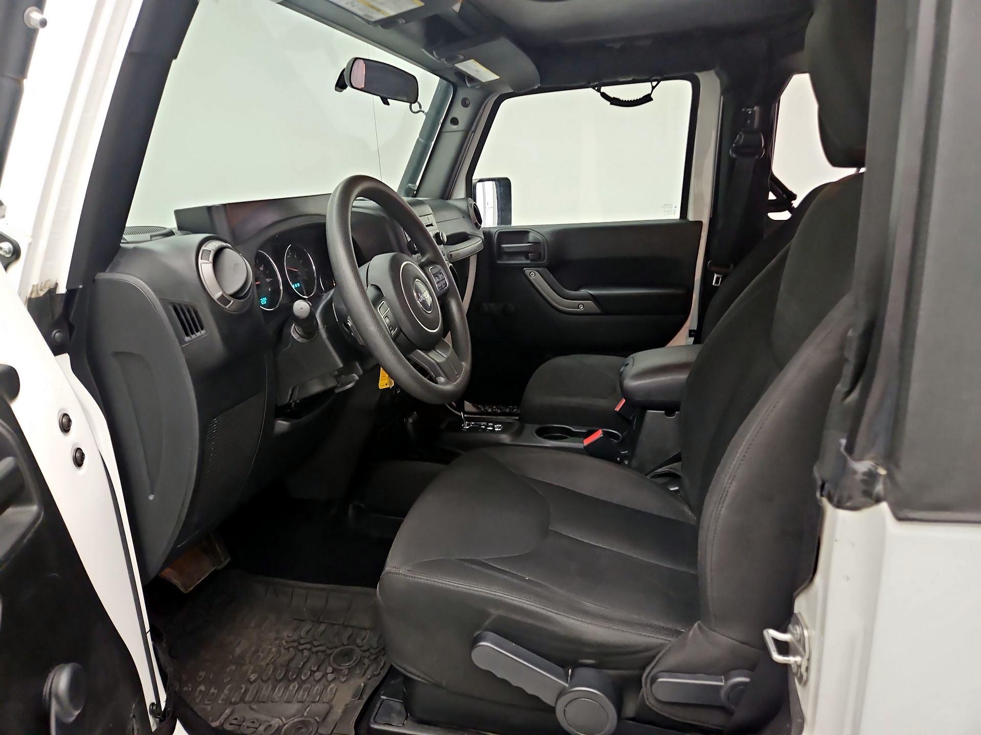 Thumbnail: 2016 Jeep Wrangler - 9