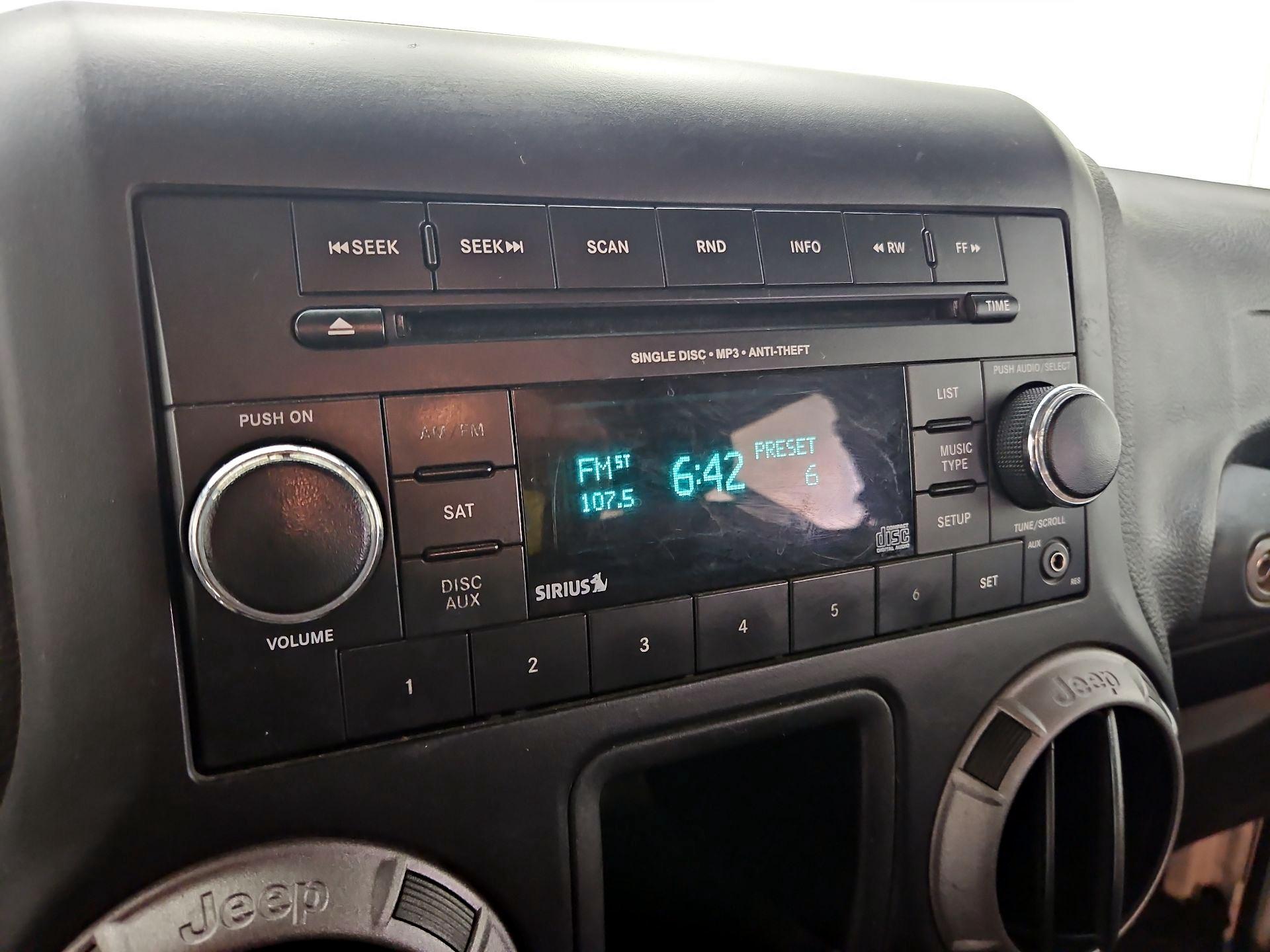 Thumbnail: 2016 Jeep Wrangler - 11