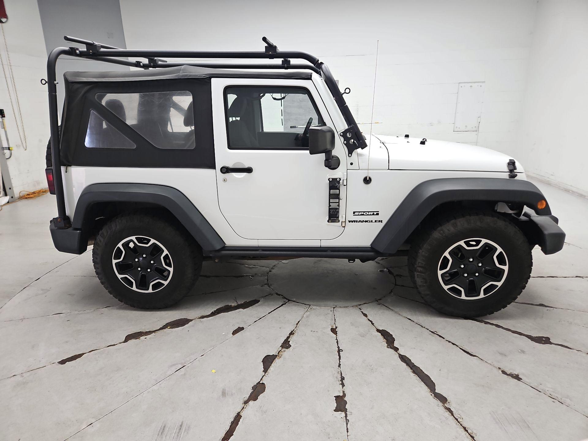 Thumbnail: 2016 Jeep Wrangler - 4