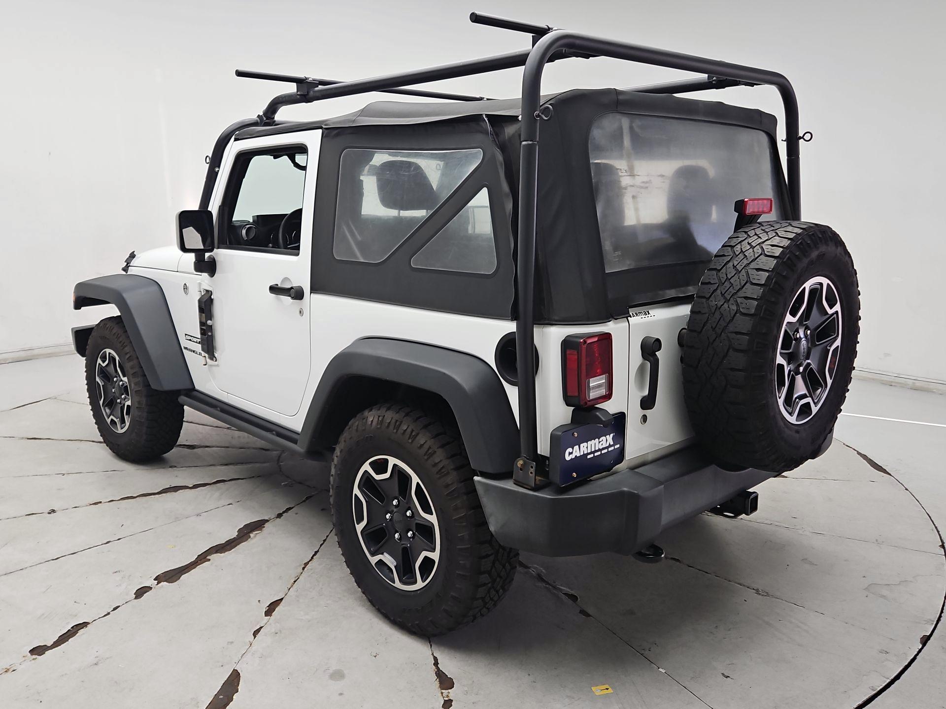Thumbnail: 2016 Jeep Wrangler - 7