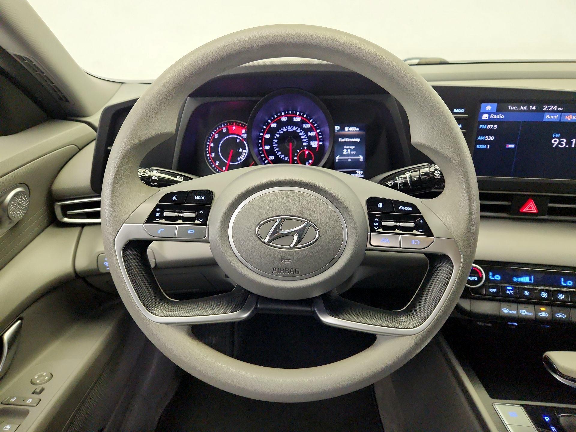 Thumbnail: 2022 Hyundai Elantra - 10