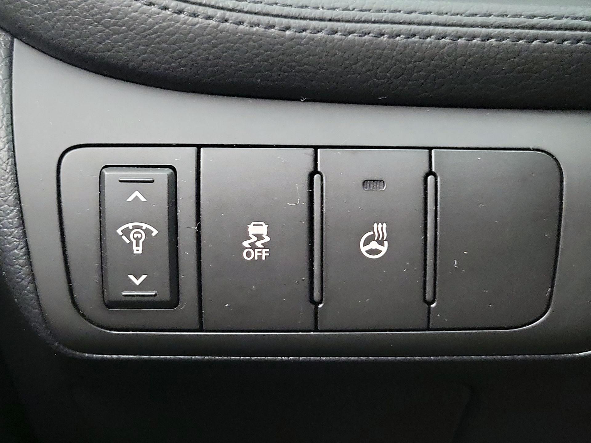 Thumbnail: 2016 Kia Optima - 13