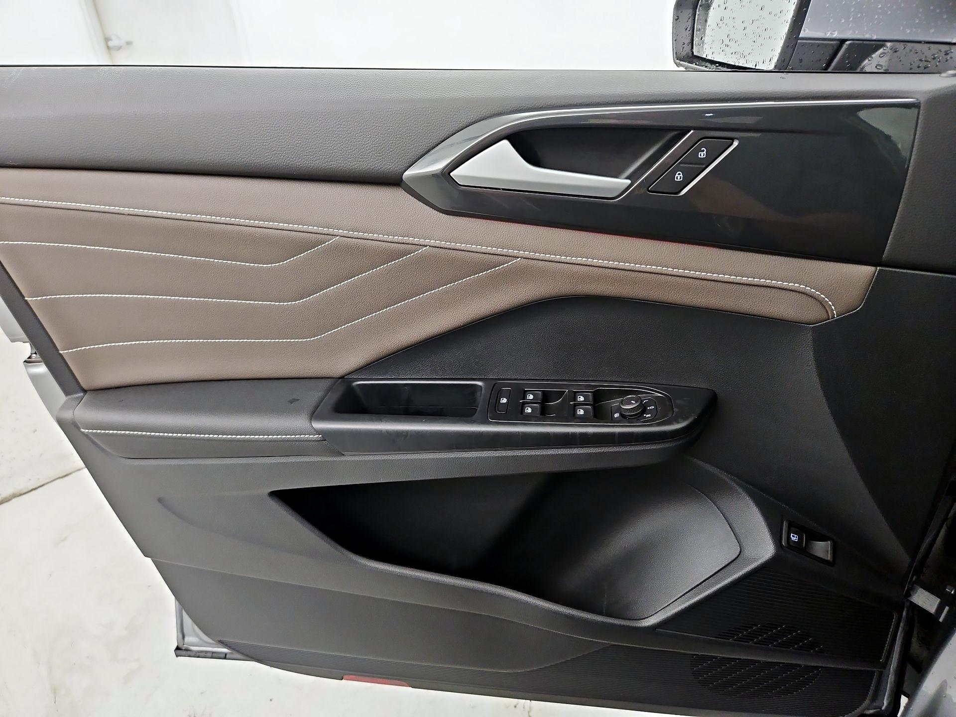 Thumbnail: 2024 Volkswagen Taos - 12