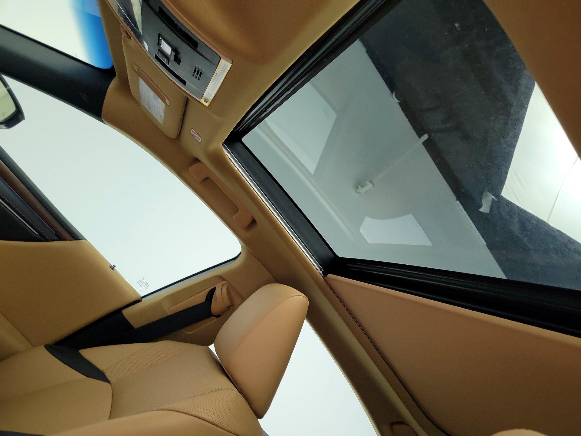 Thumbnail: 2023 Lexus ES - 19