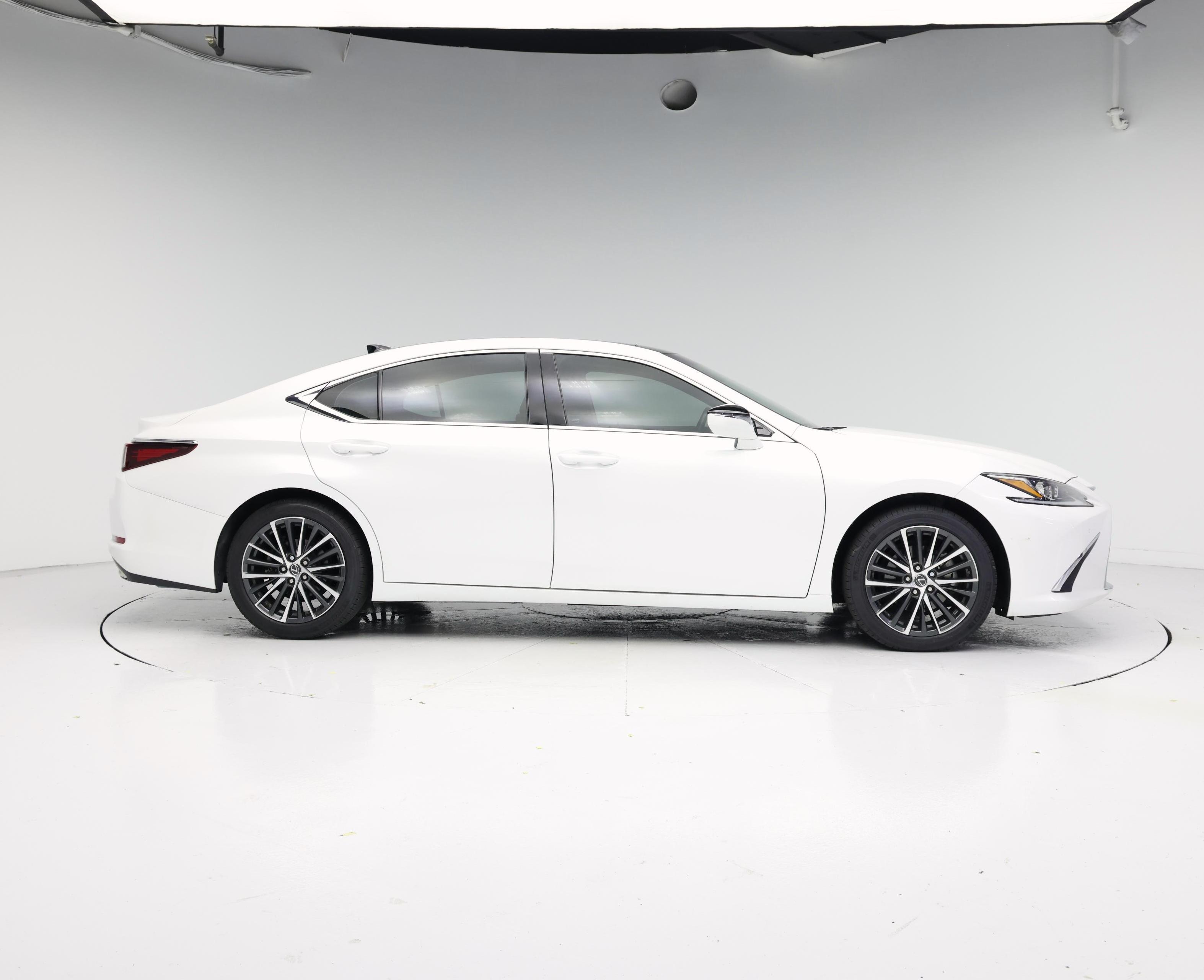 Thumbnail: 2023 Lexus ES - 7