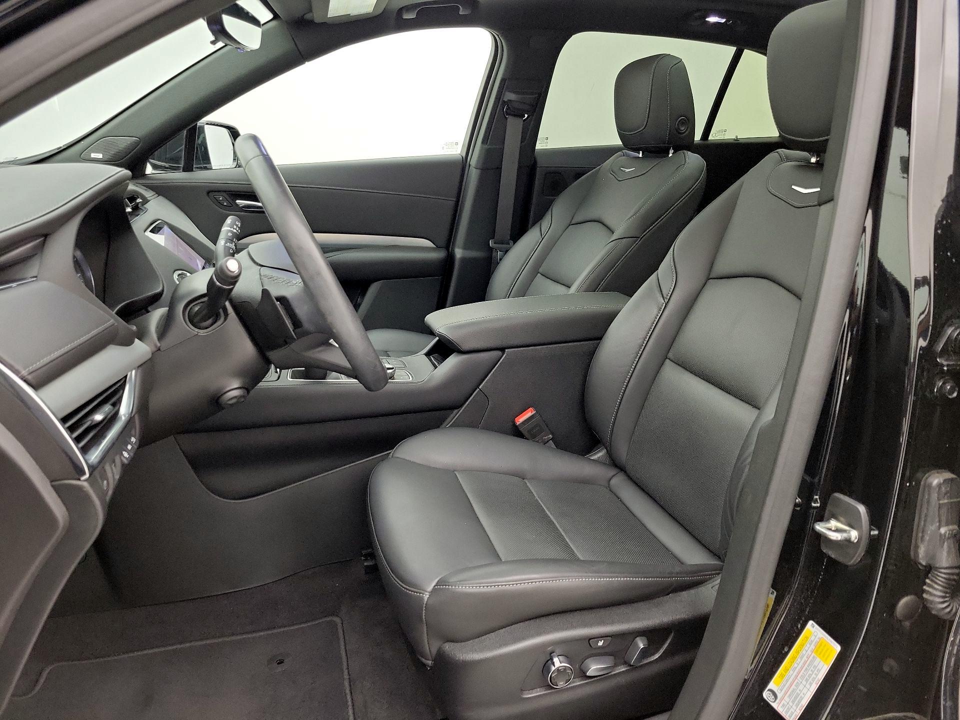 Thumbnail: 2020 Cadillac XT4 - 11