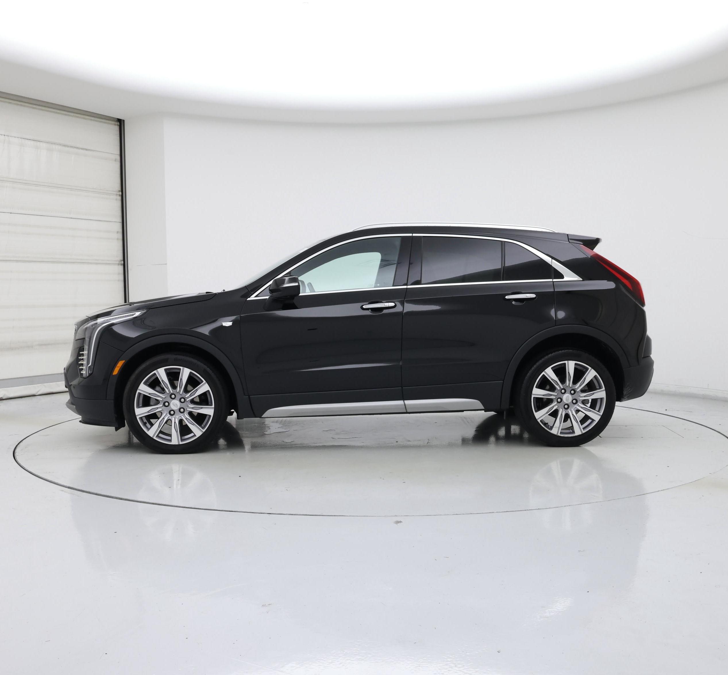 Thumbnail: 2020 Cadillac XT4 - 3