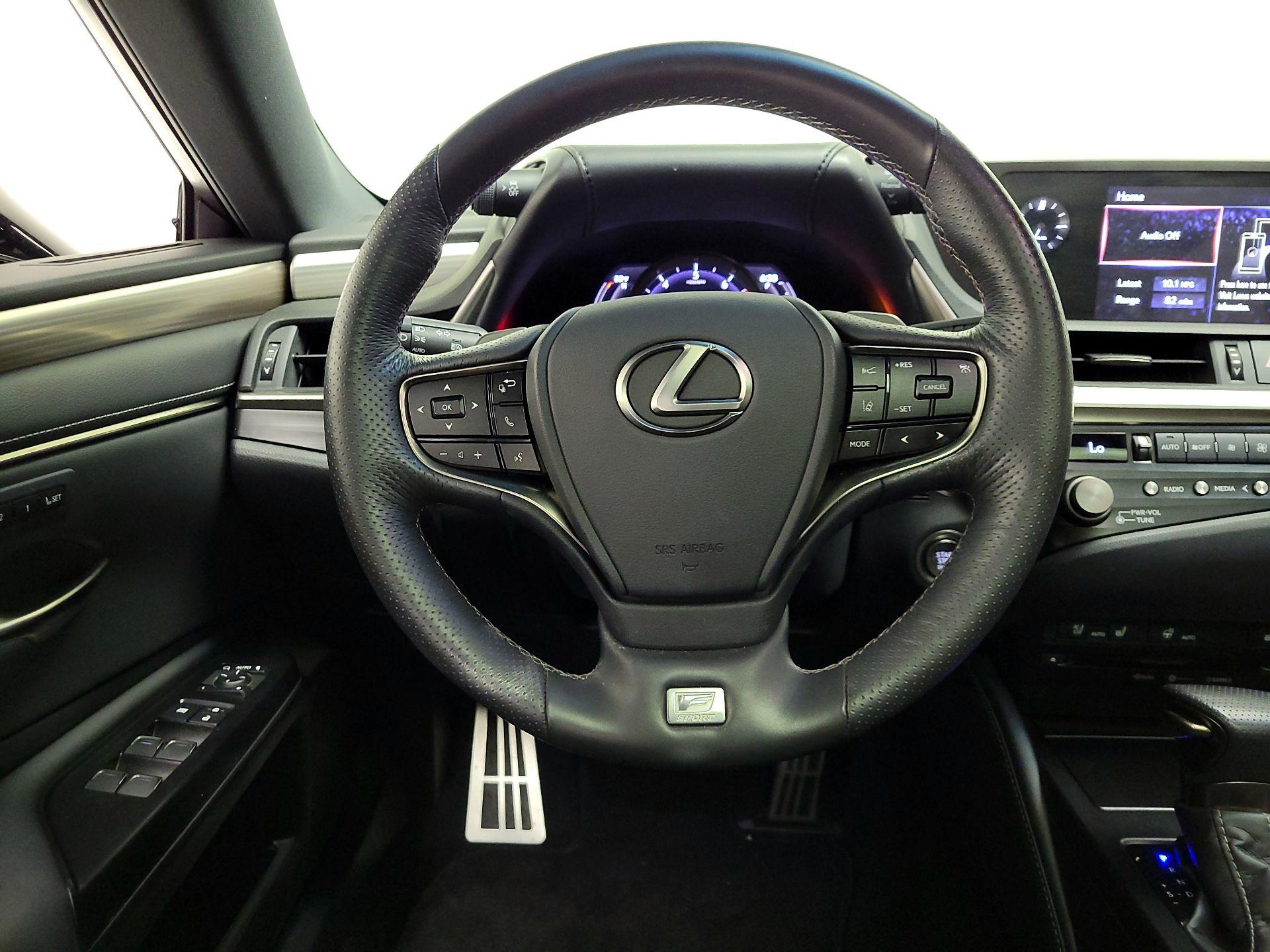 Thumbnail: 2021 Lexus ES - 10