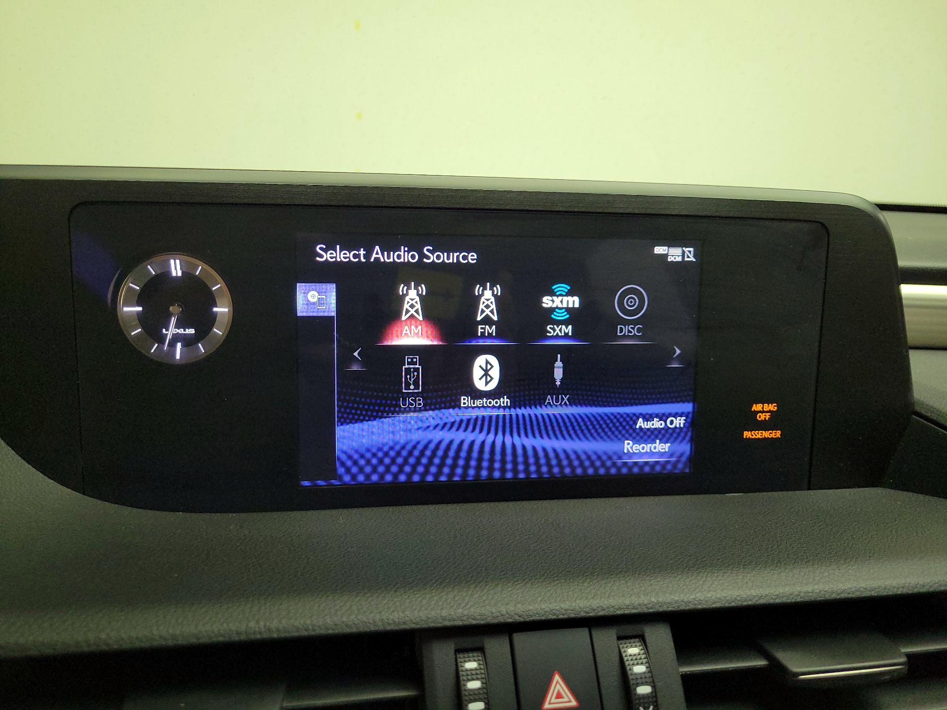 Thumbnail: 2021 Lexus ES - 16