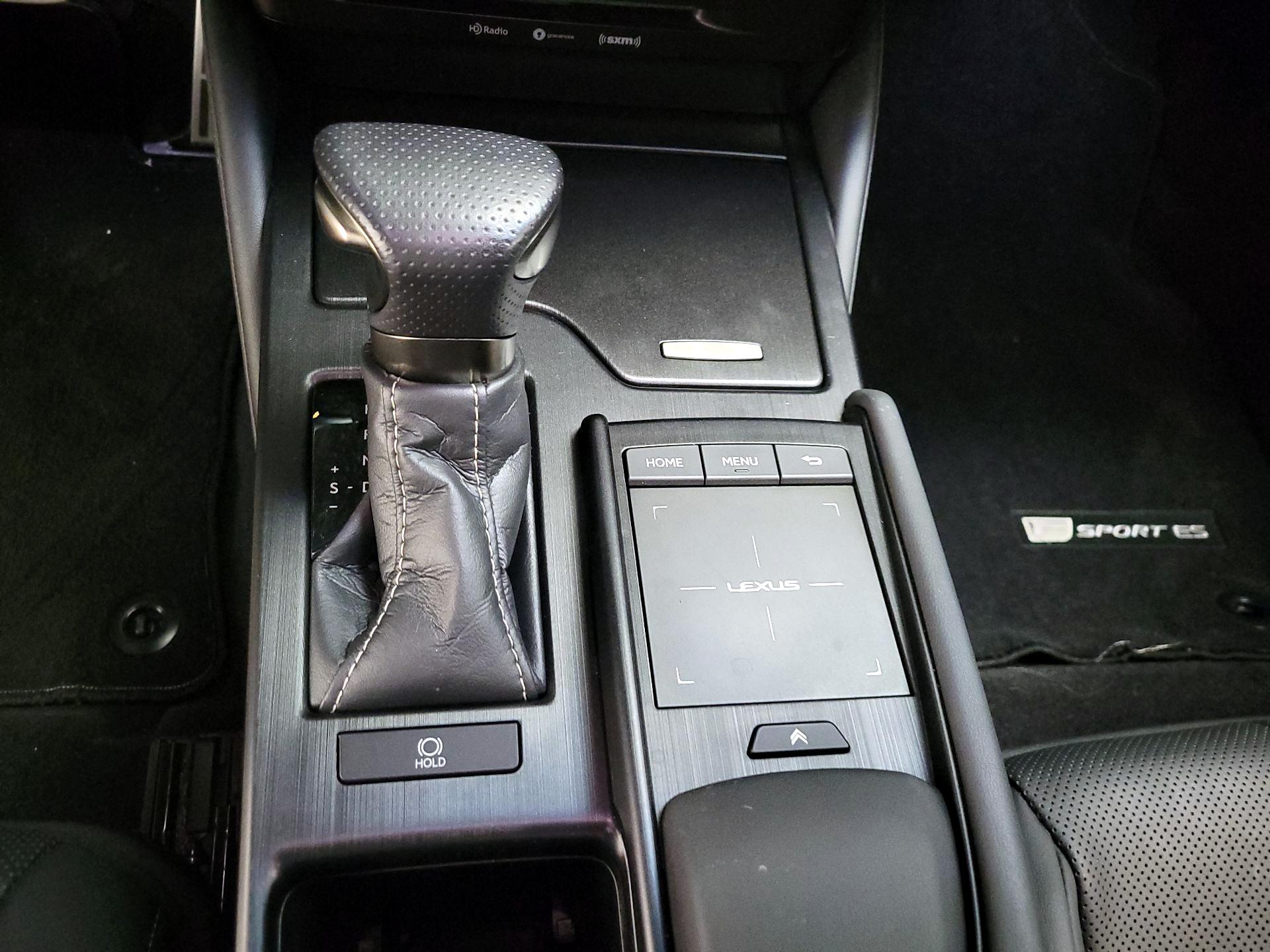 Thumbnail: 2021 Lexus ES - 18