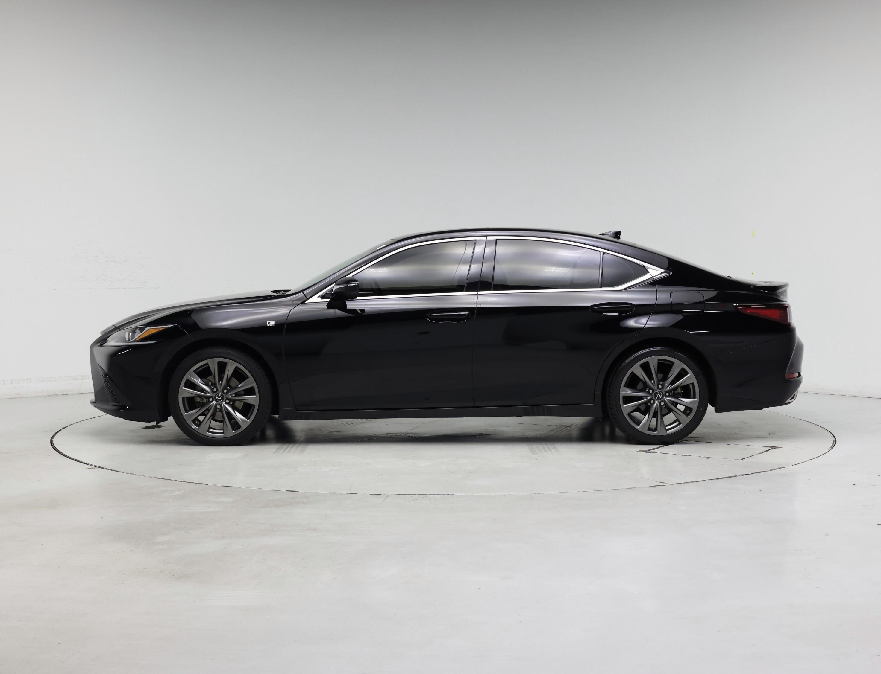 Thumbnail: 2021 Lexus ES - 3
