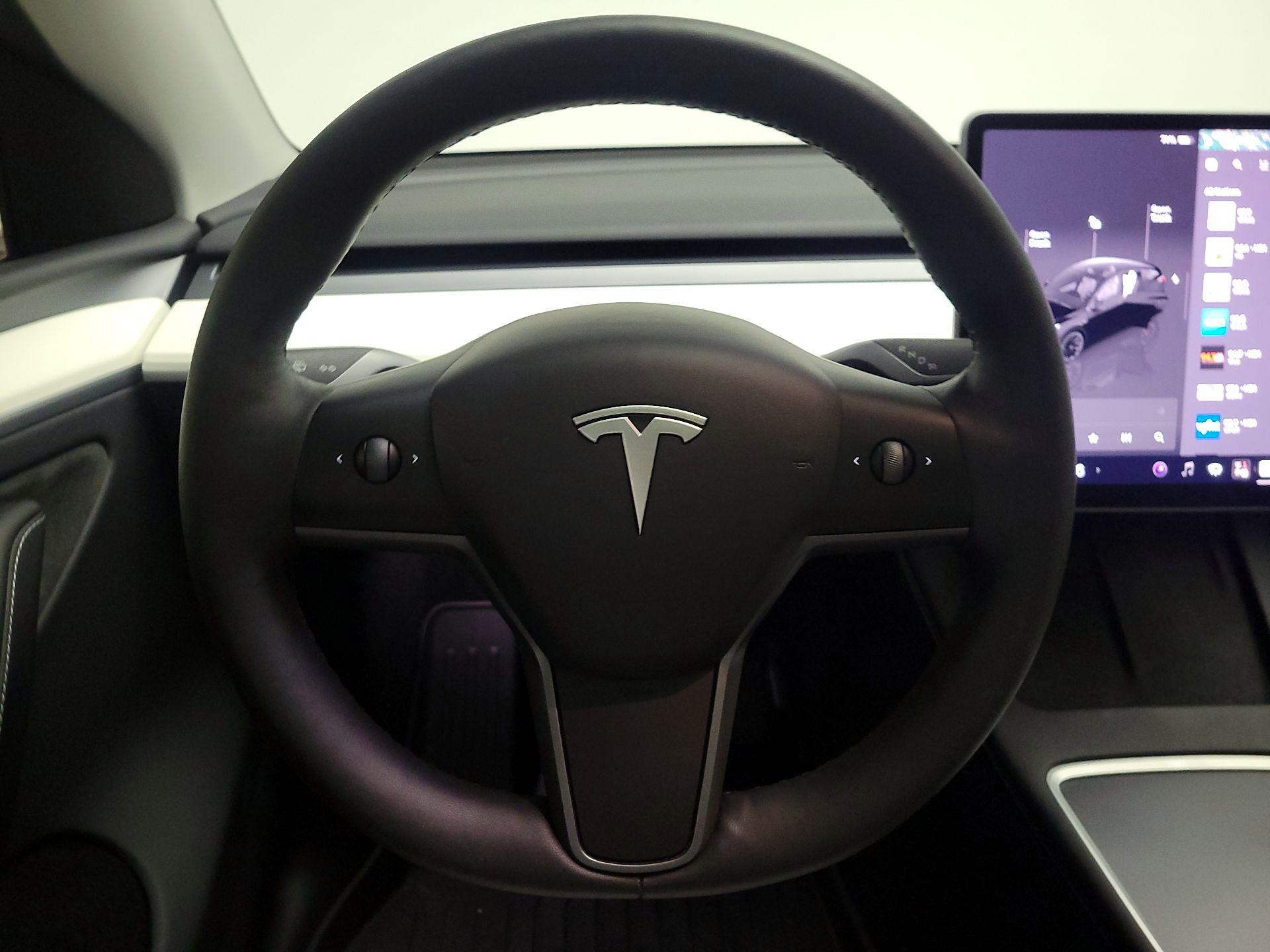 Thumbnail: 2023 Tesla Model Y - 10