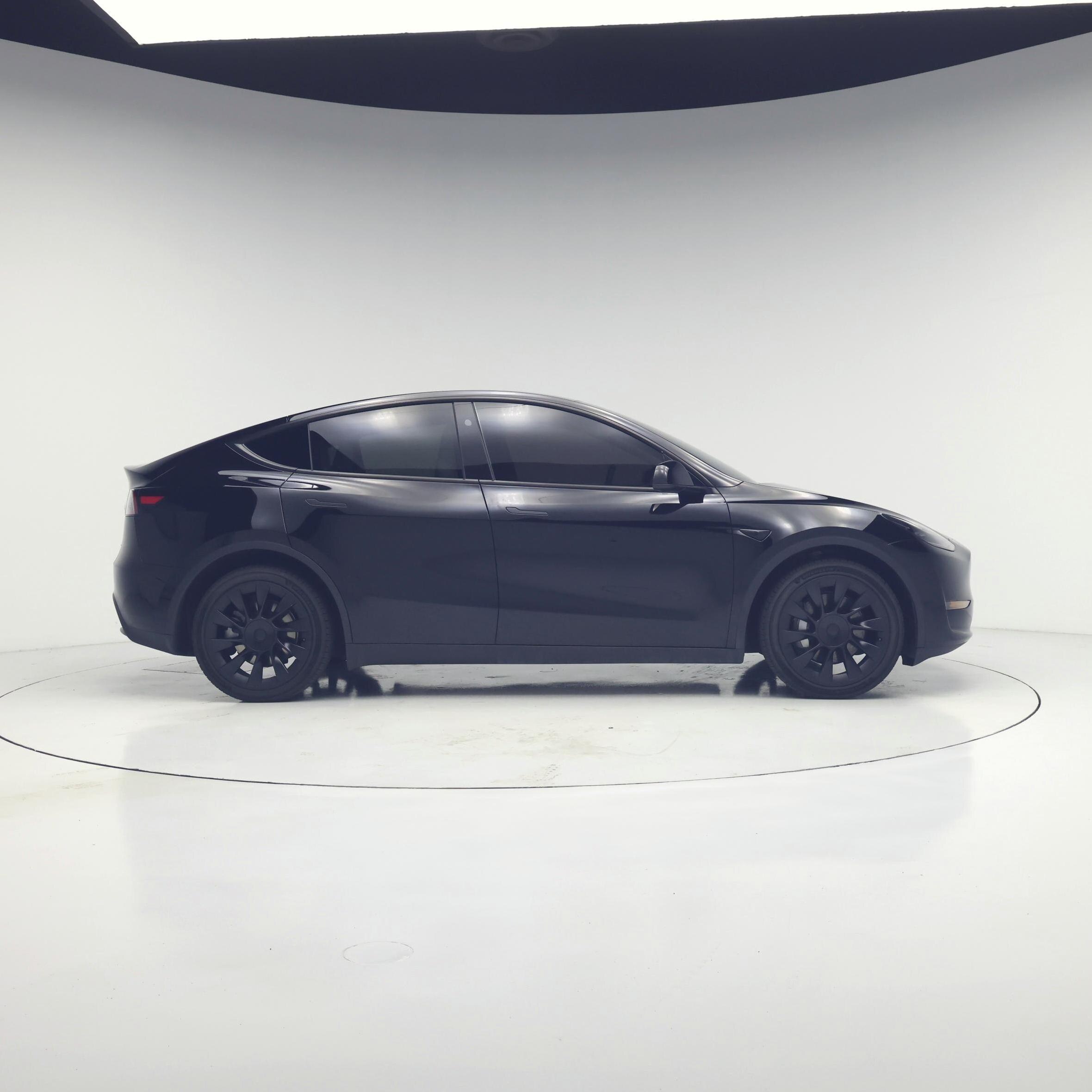 Thumbnail: 2023 Tesla Model Y - 7