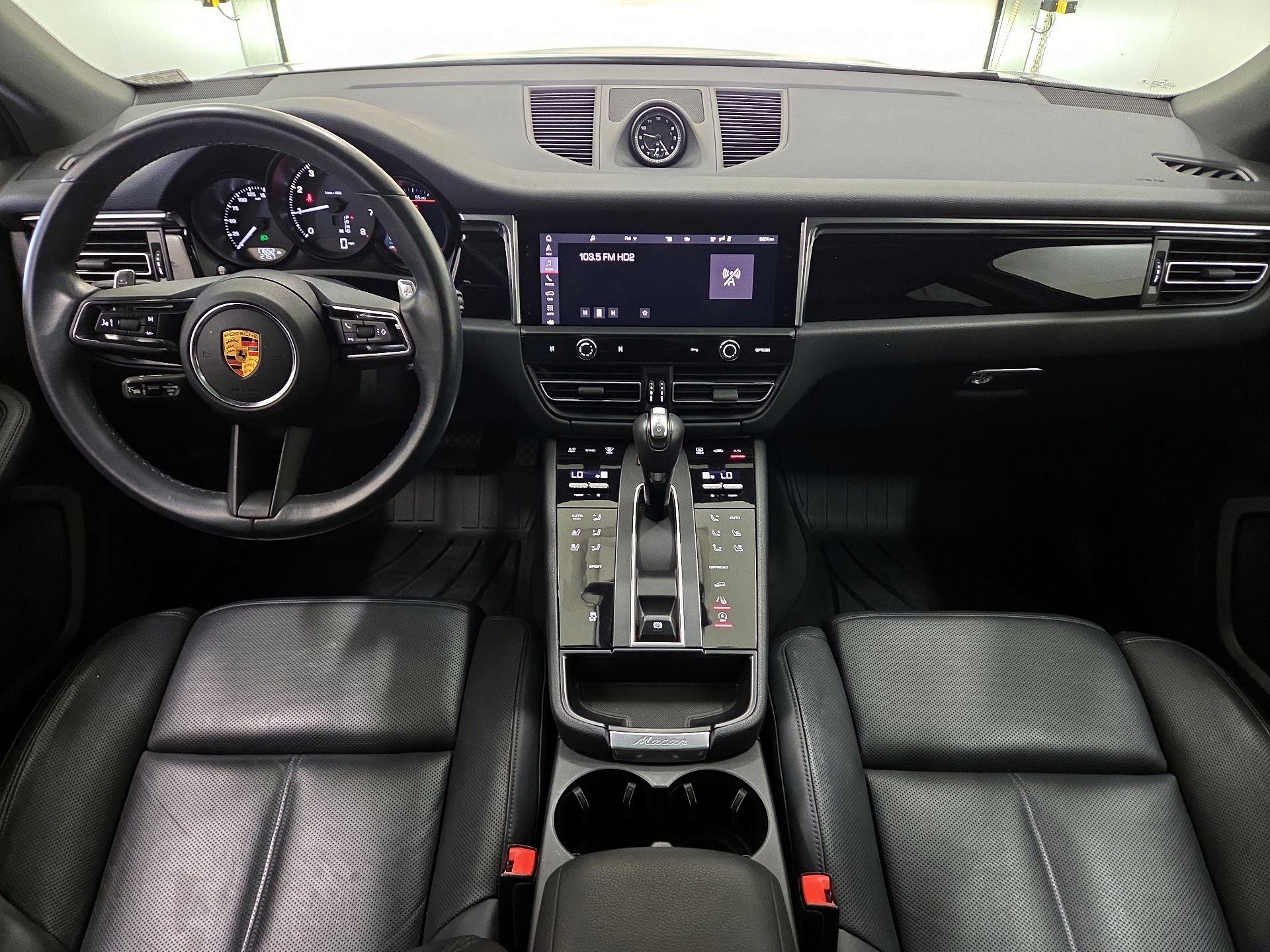 Thumbnail: 2023 Porsche Macan - 9