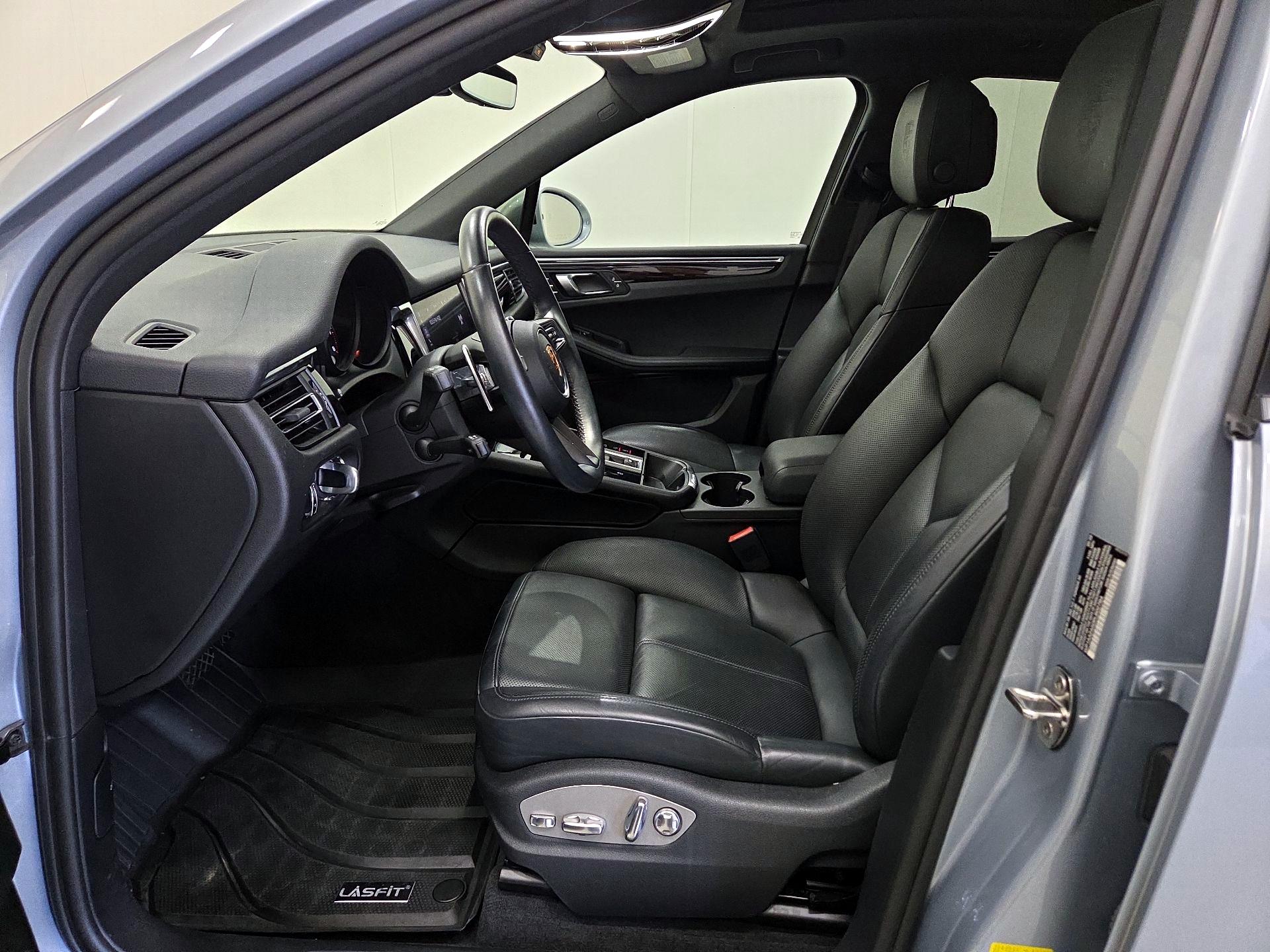 Thumbnail: 2023 Porsche Macan - 11
