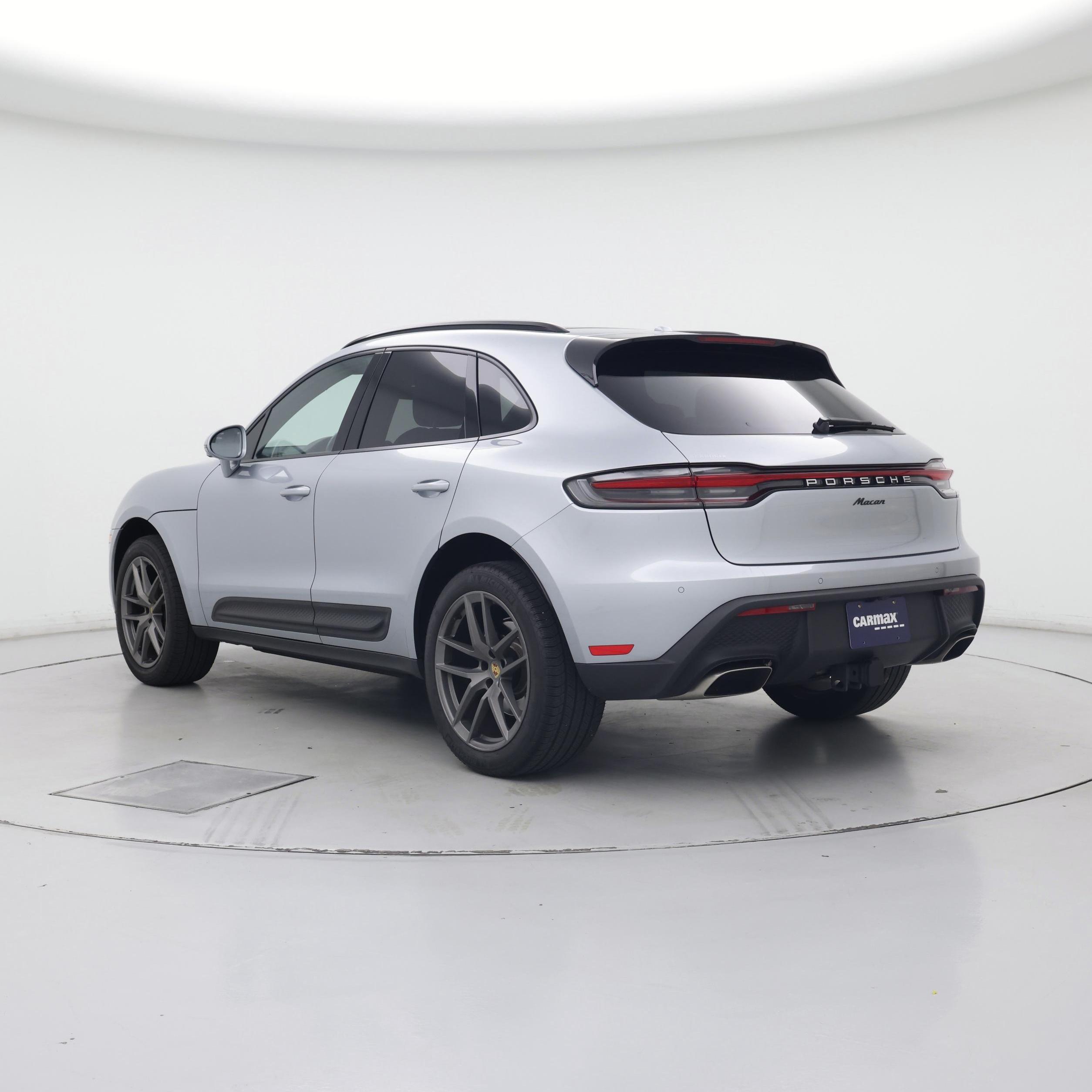 Thumbnail: 2023 Porsche Macan - 2