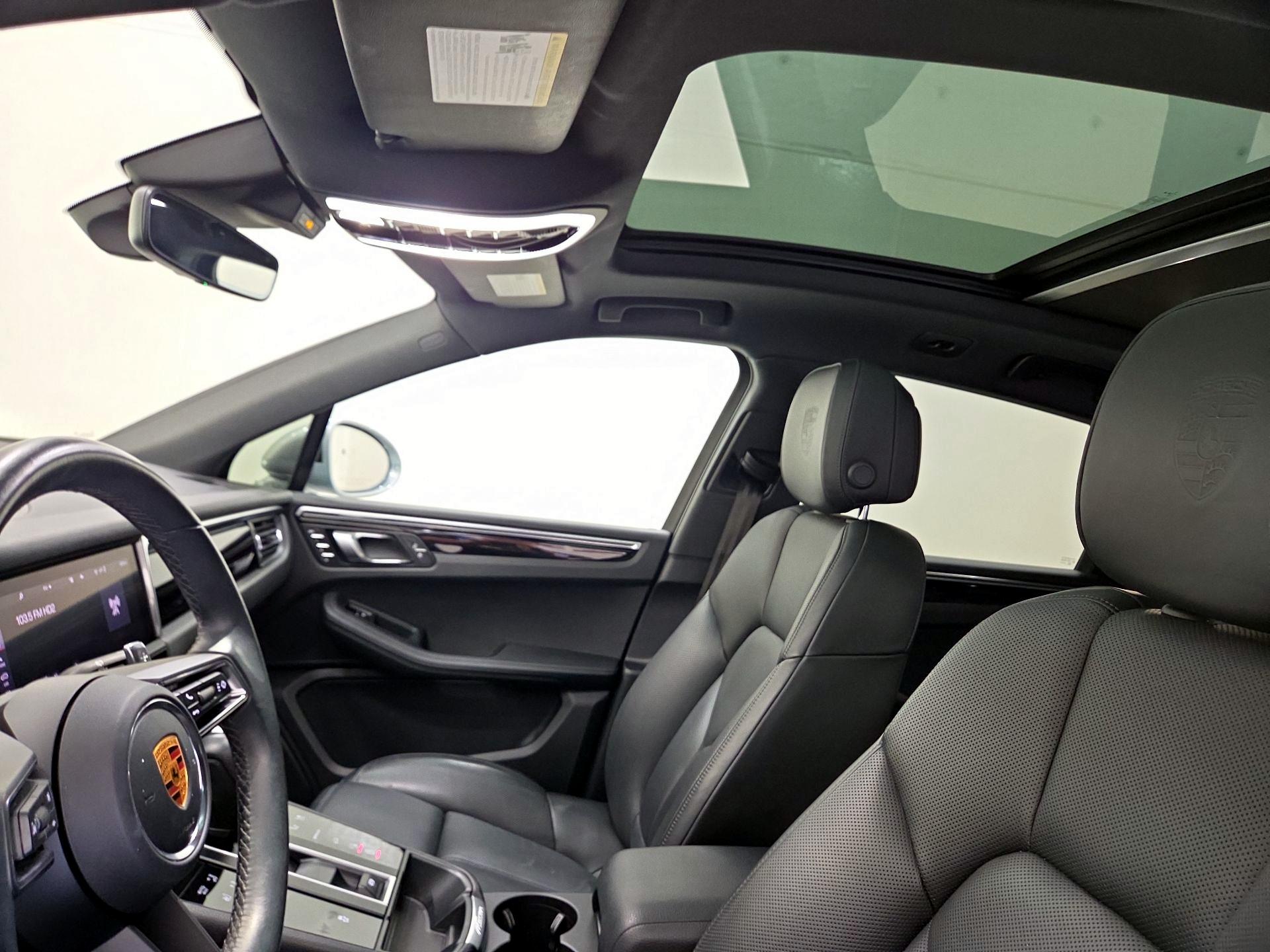 Thumbnail: 2023 Porsche Macan - 20
