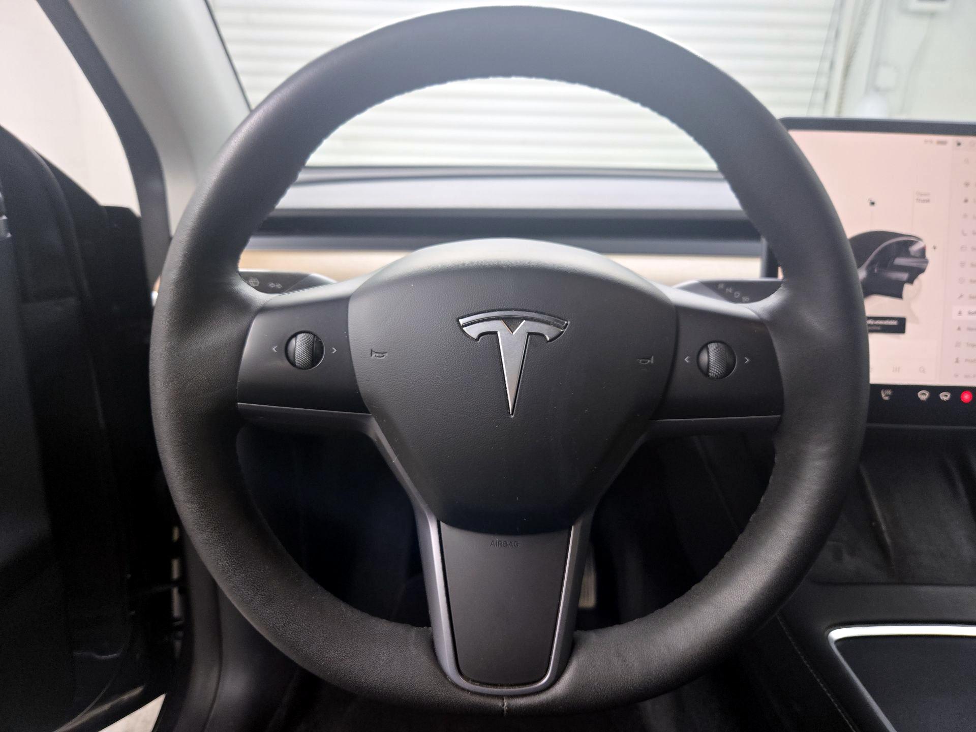 Thumbnail: 2023 Tesla Model Y - 10