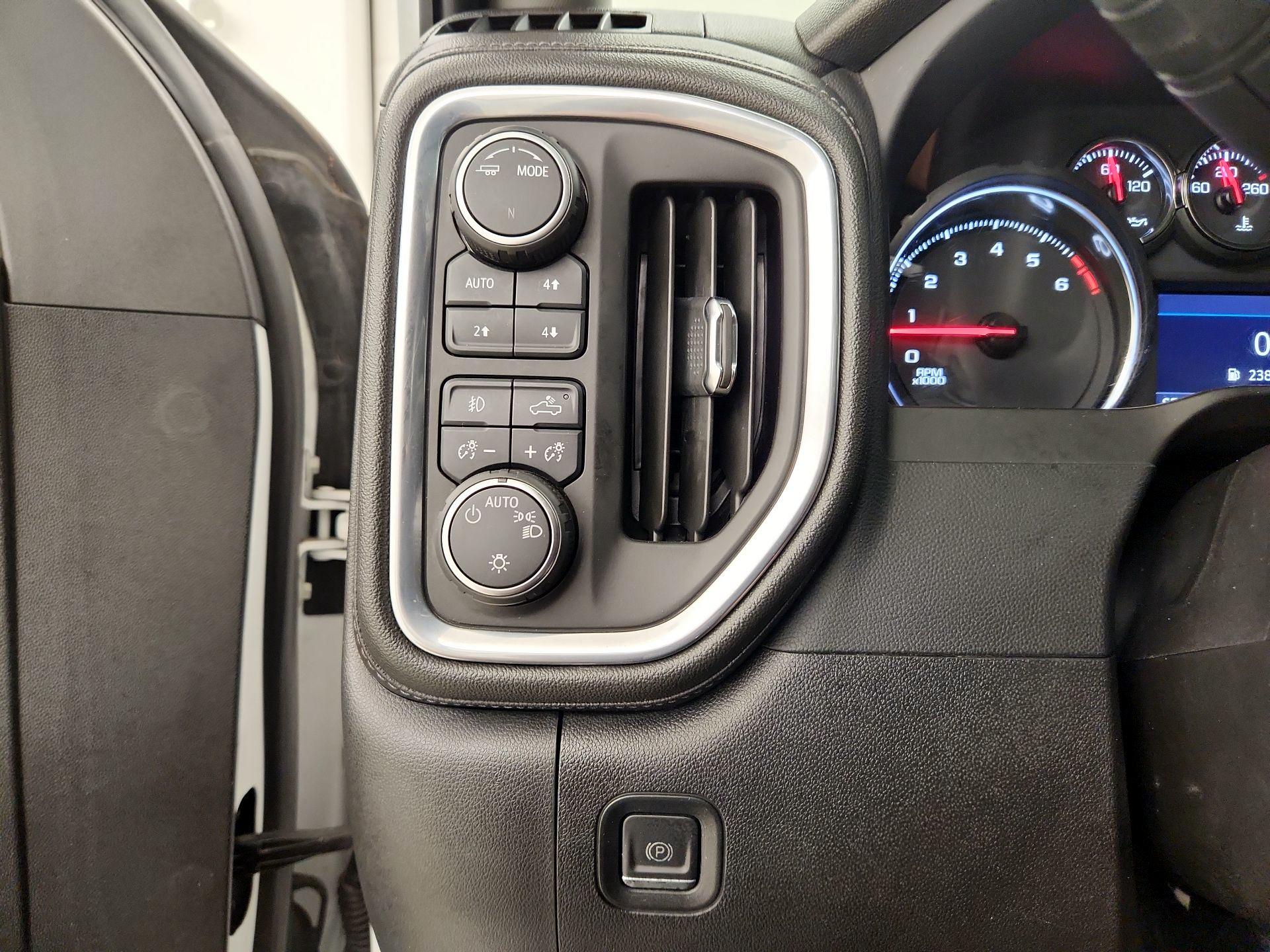 Thumbnail: 2021 Chevrolet Silverado 1500 - 13