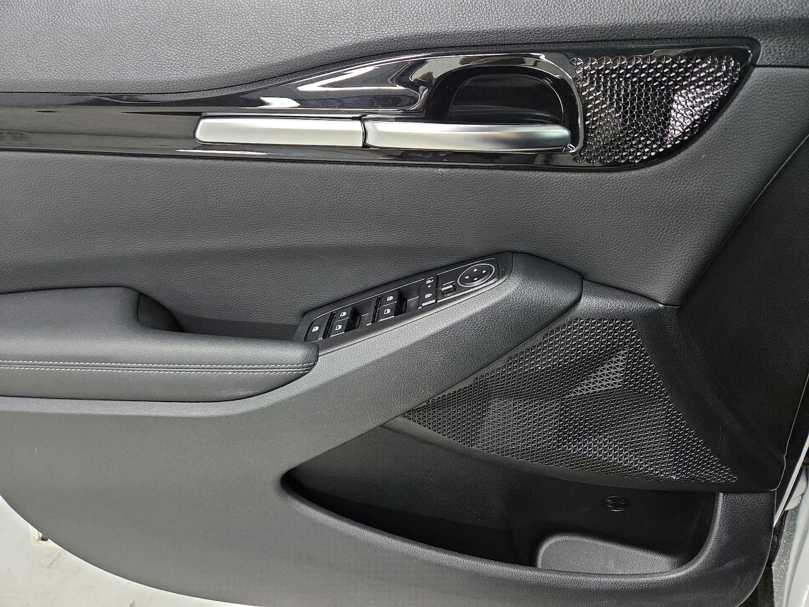 2024 Kia Seltos EX - Photo 13